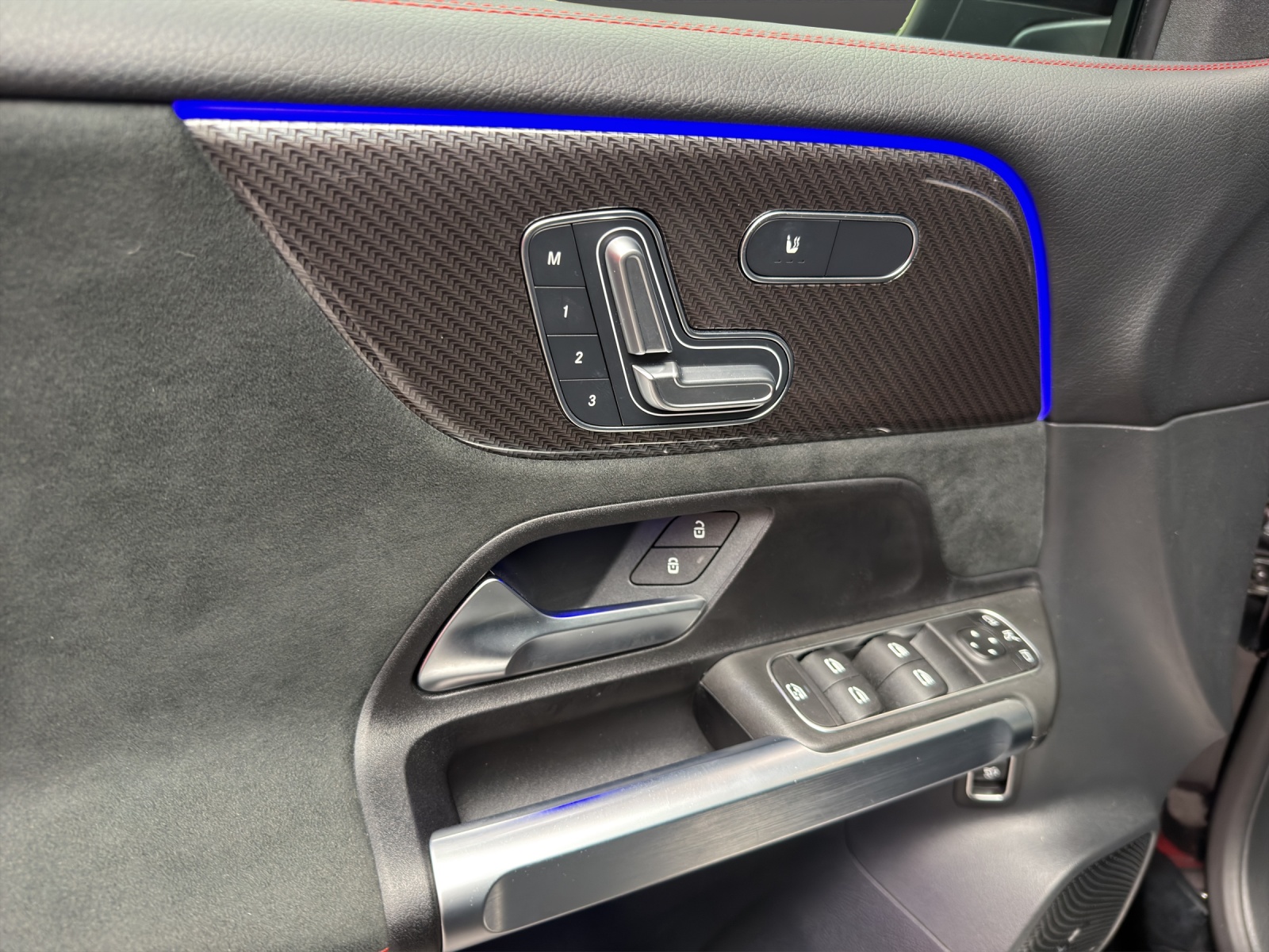 MERCEDES-BENZ GLB 220 d 4M 8G-Tronic-image-11