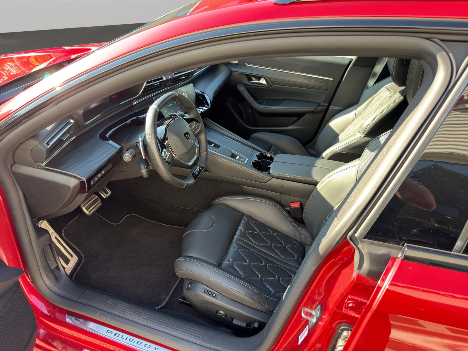 PEUGEOT 508 SW 1.6 Plug-in Hybrid GT-image-3