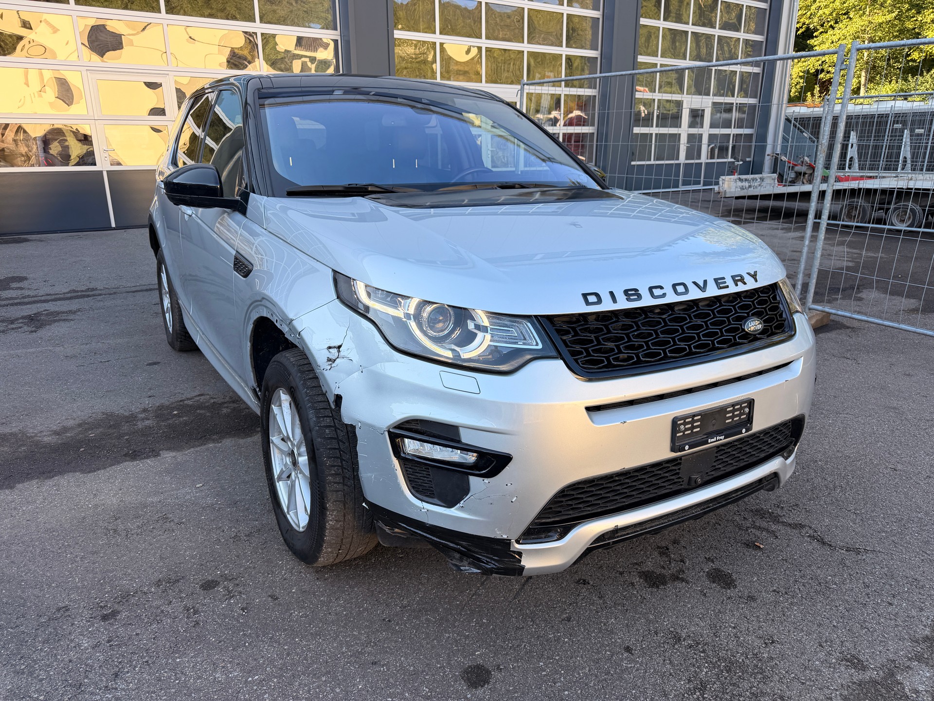 LAND ROVER Discovery Sport 2.0 TD4 HSE AT9-showroom-element-1