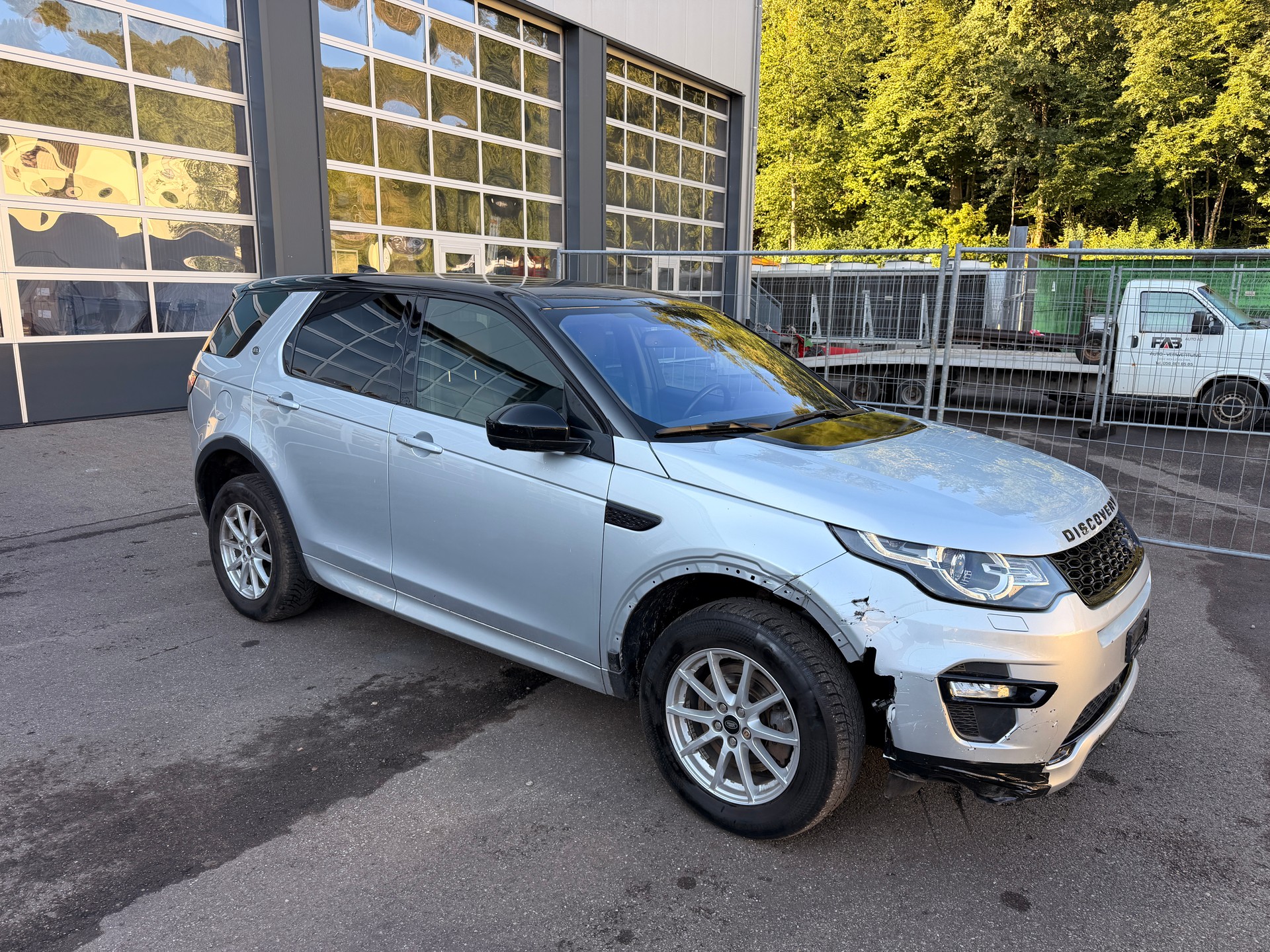 LAND ROVER Discovery Sport 2.0 TD4 HSE AT9-showroom-element-3