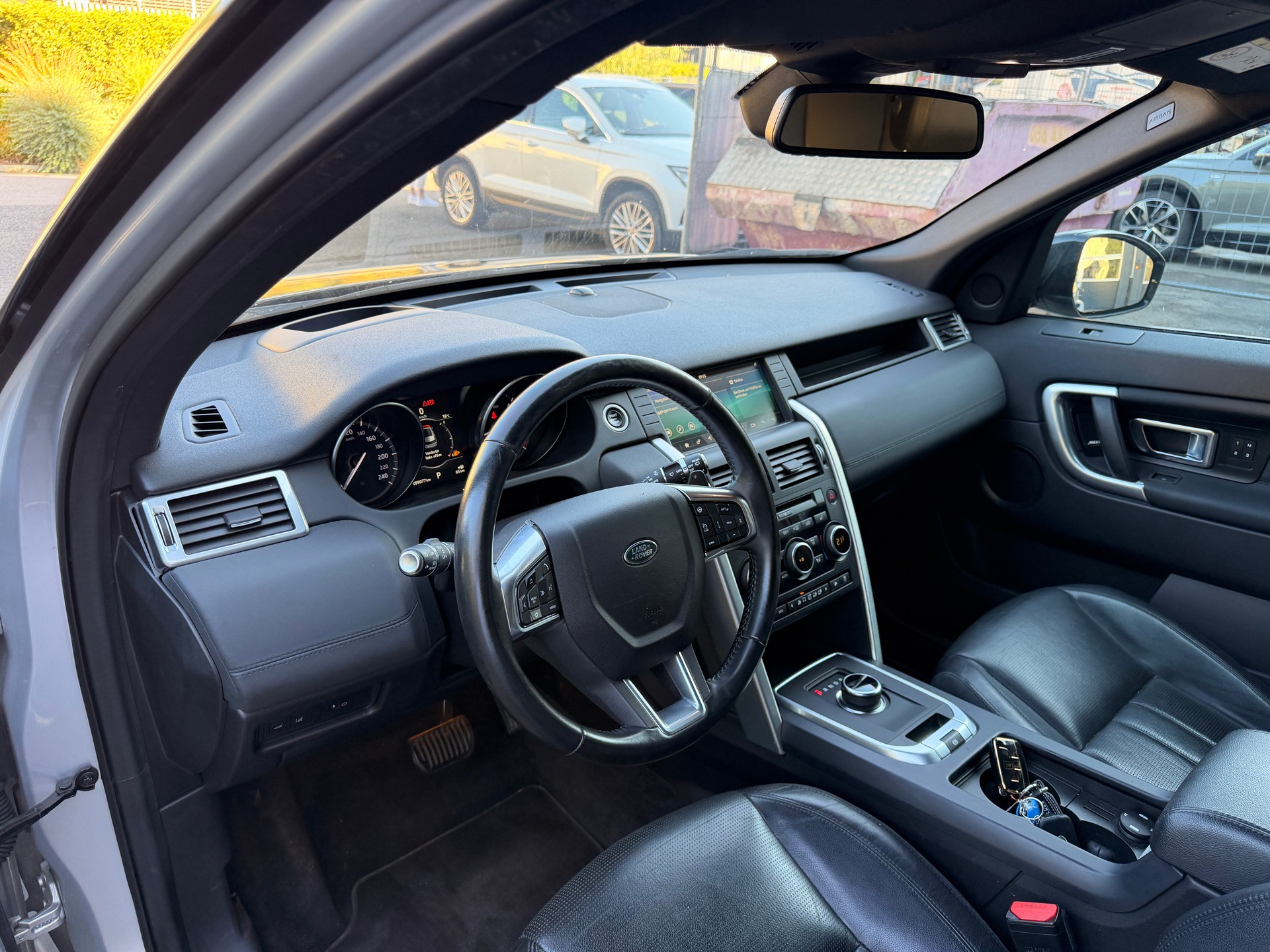 LAND ROVER Discovery Sport 2.0 TD4 HSE AT9-image-7