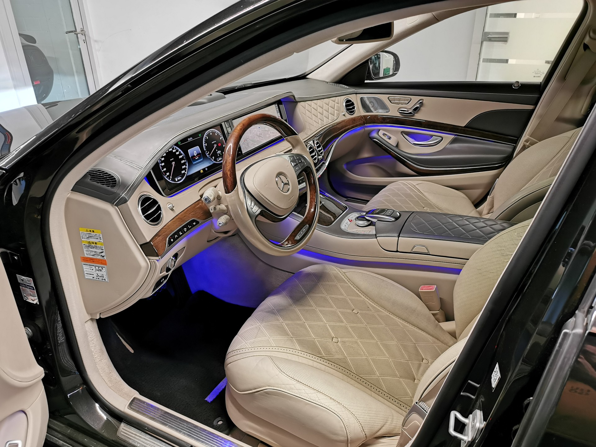 MERCEDES-BENZ S 600 Maybach 7G-Tronic V12-image-7