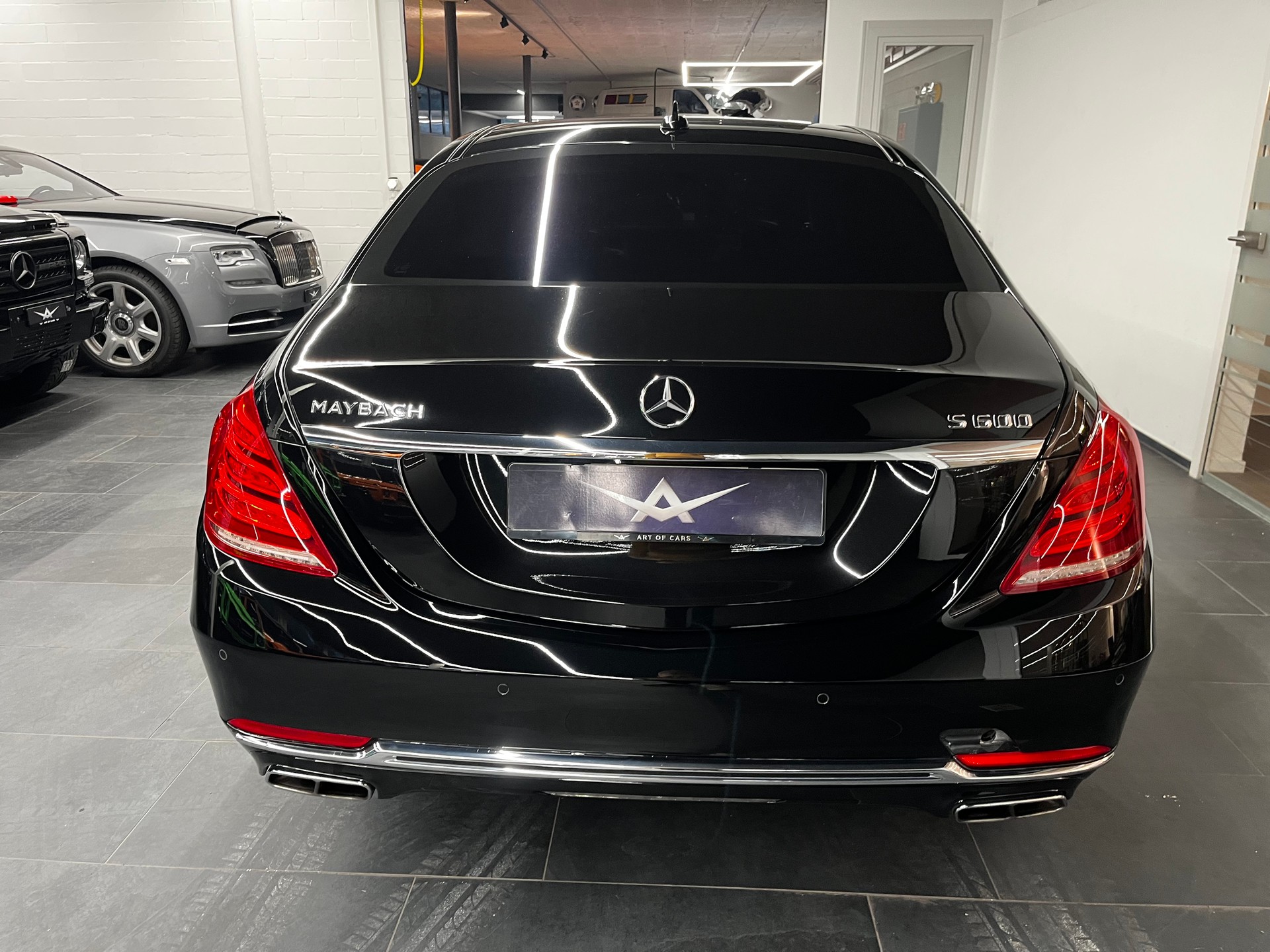 MERCEDES-BENZ S 600 Maybach 7G-Tronic V12-image-6