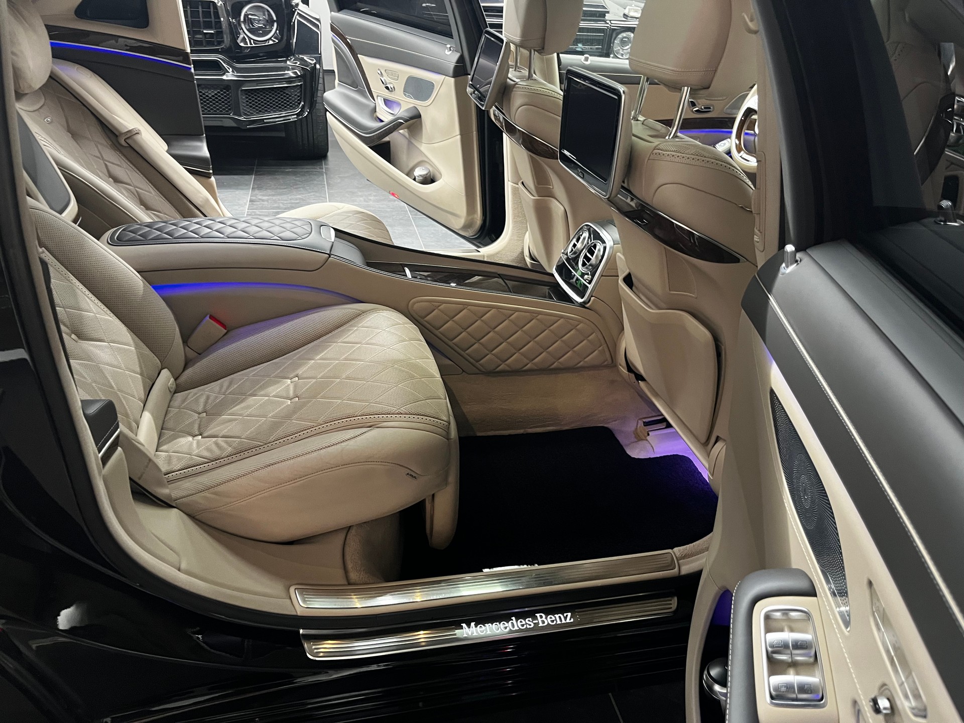 MERCEDES-BENZ S 600 Maybach 7G-Tronic V12-image-14