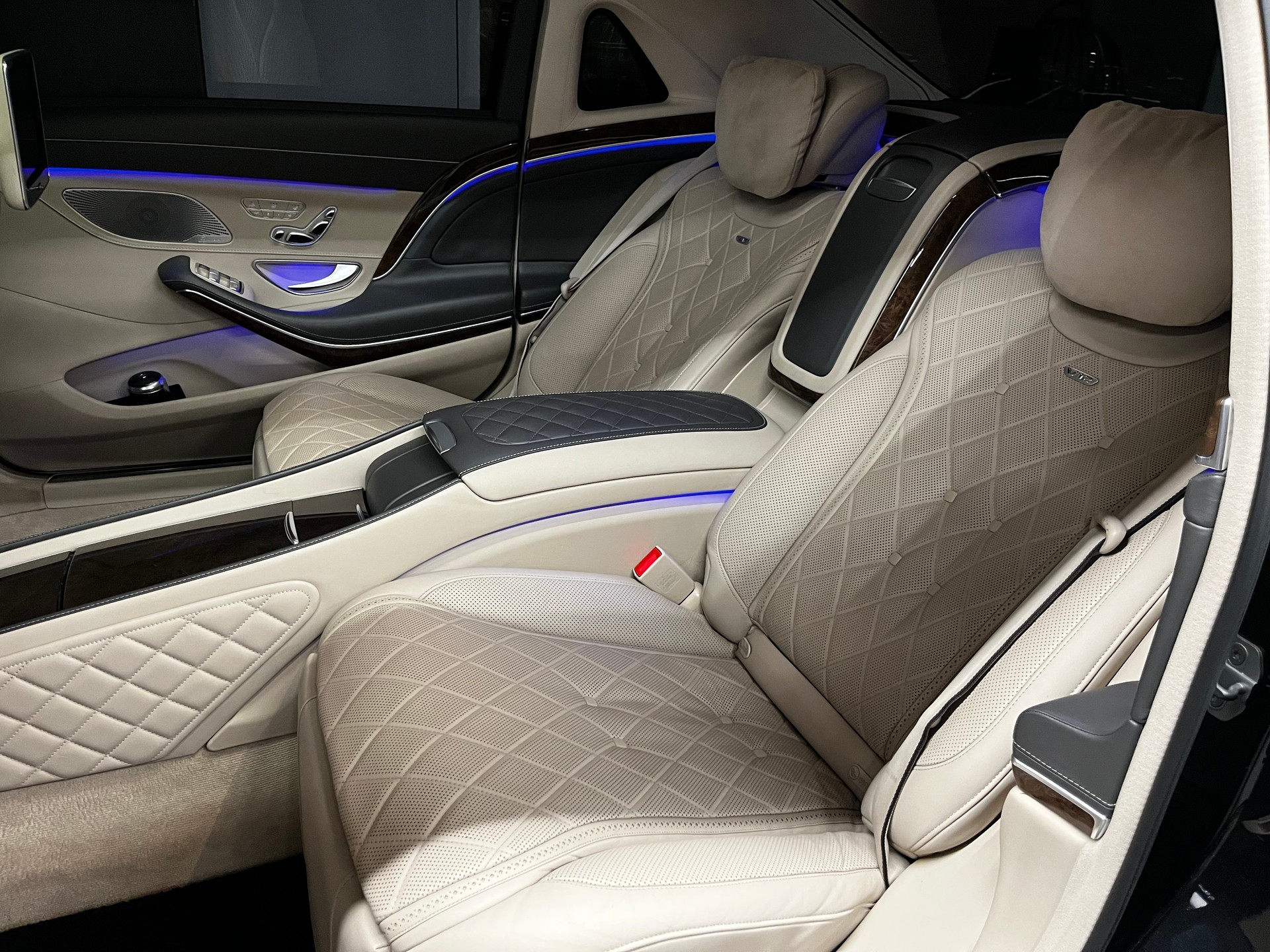 MERCEDES-BENZ S 600 Maybach 7G-Tronic V12-image-13