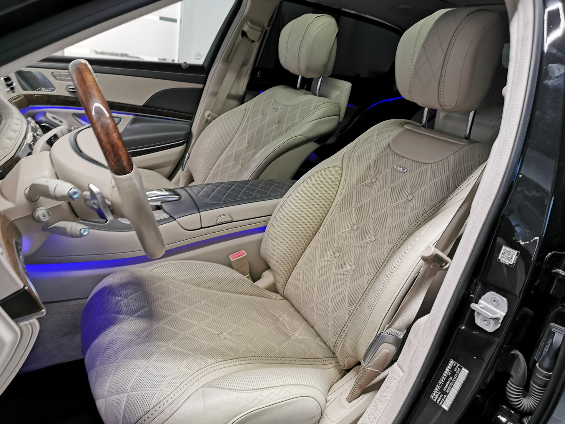 MERCEDES-BENZ S 600 Maybach 7G-Tronic V12-image-8