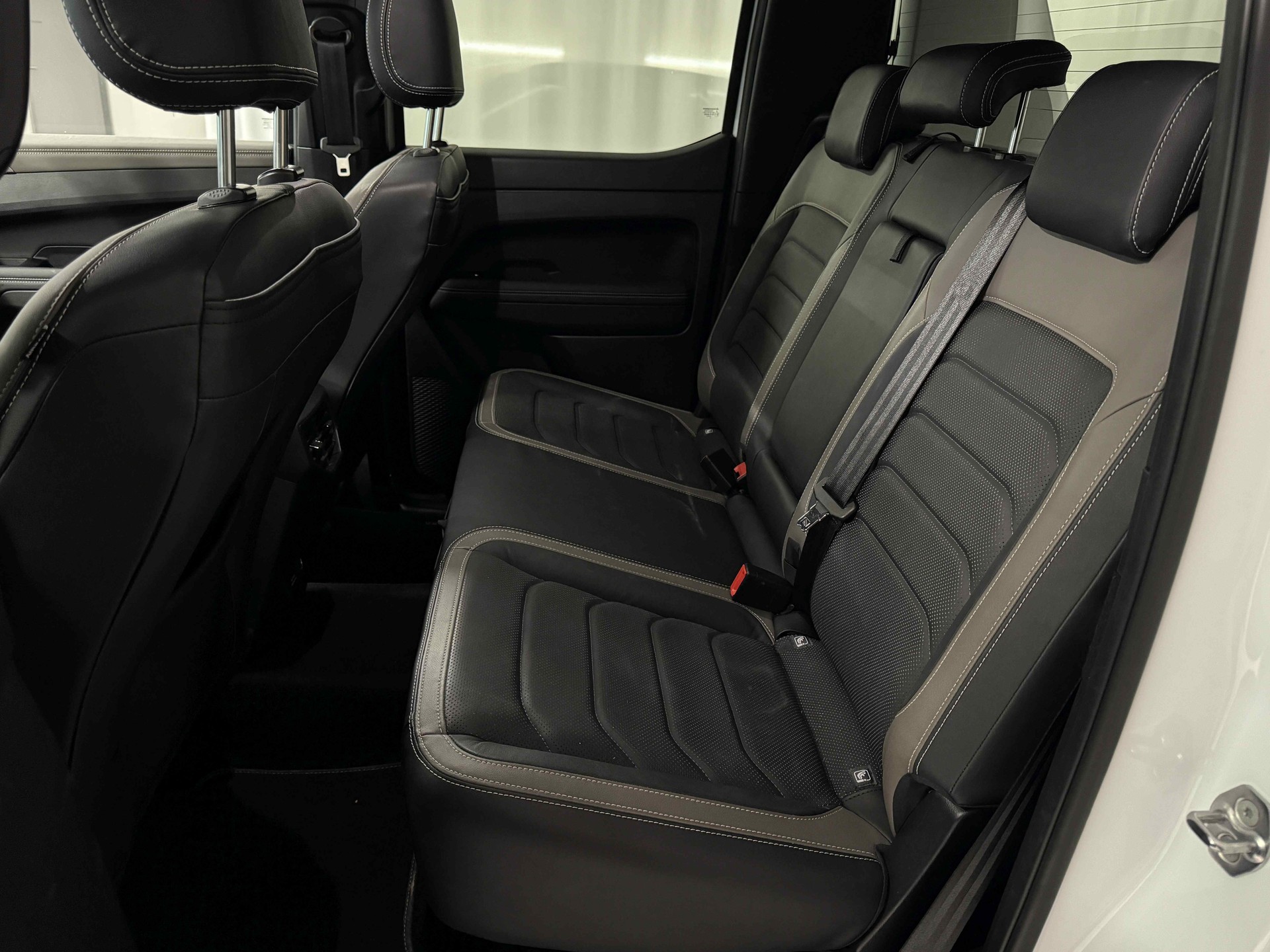 VW Amarok 3.0TDI Aventura Winter 1-image-14