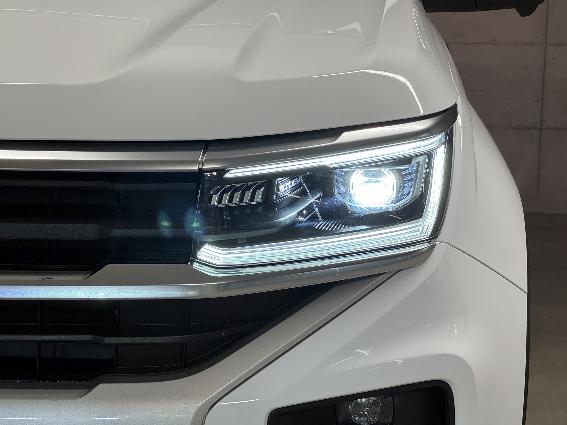 VW Amarok 3.0TDI Aventura Winter 1-image-4