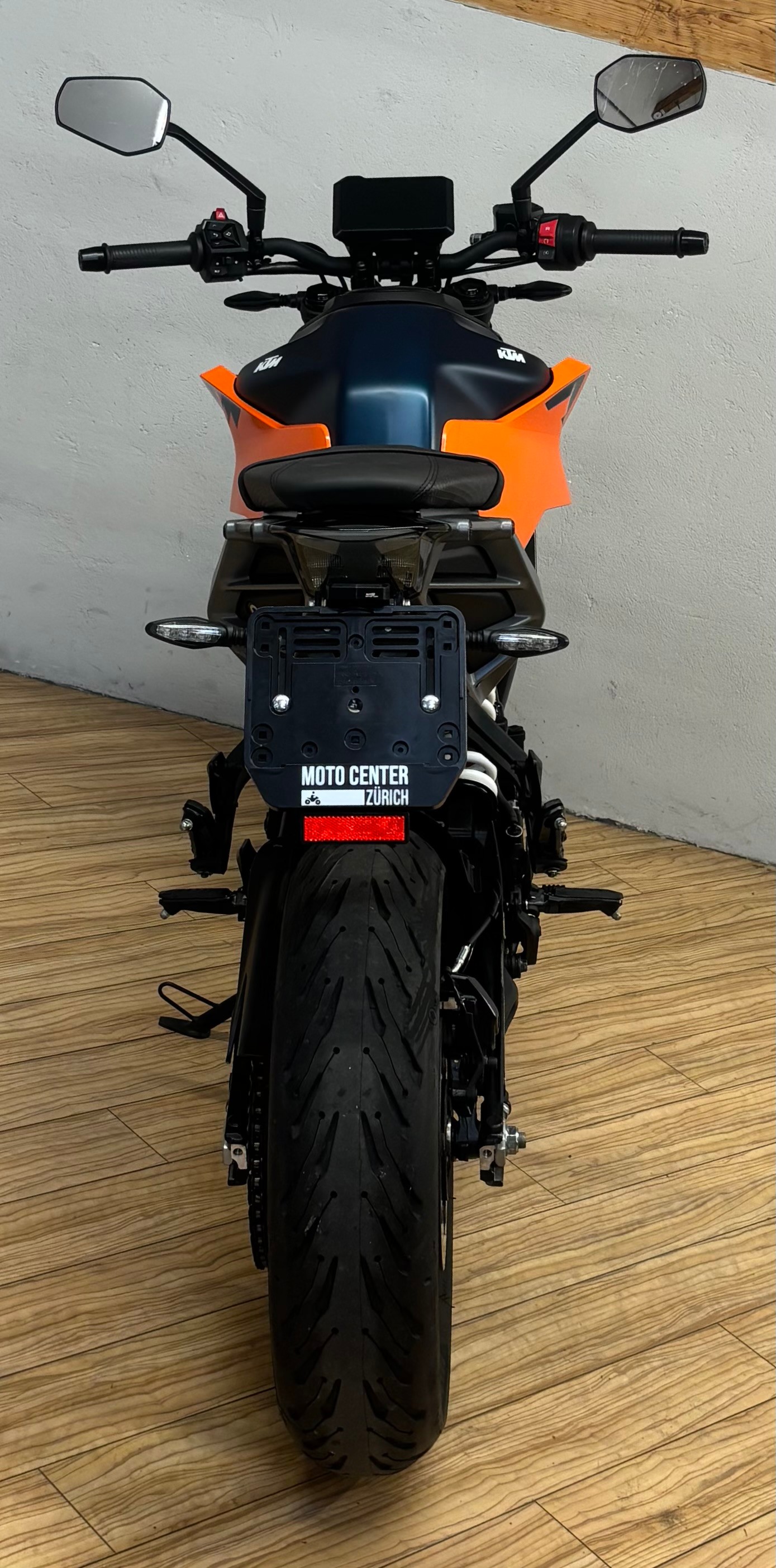 KTM 125 Duke-showroom-element-3