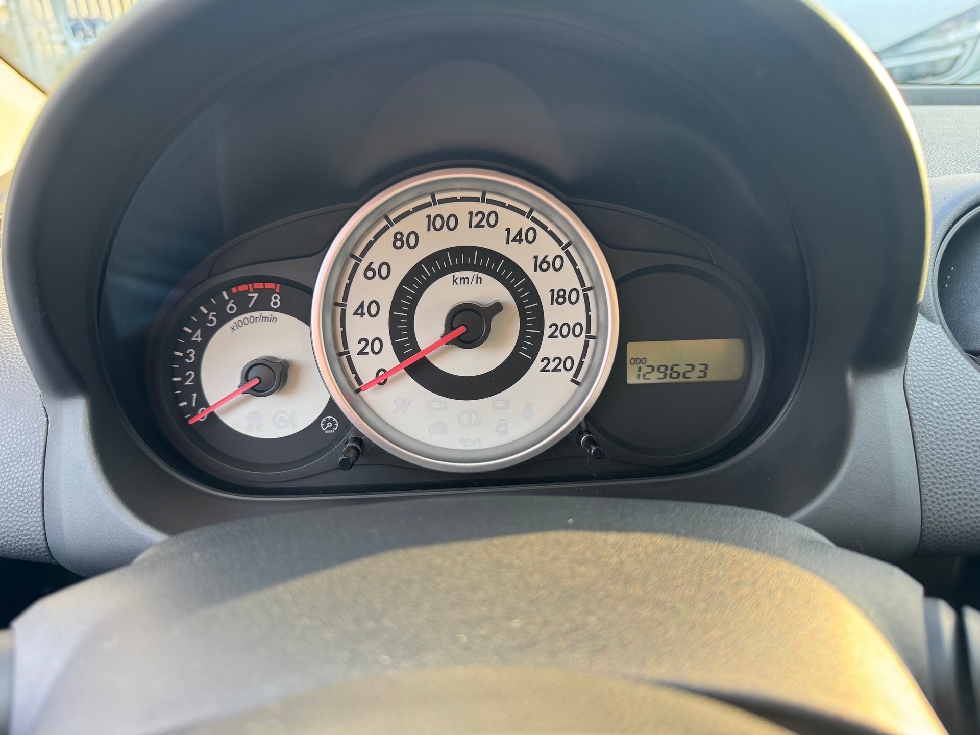 MAZDA 2 1.5i 16V City2 Automatic-image-12