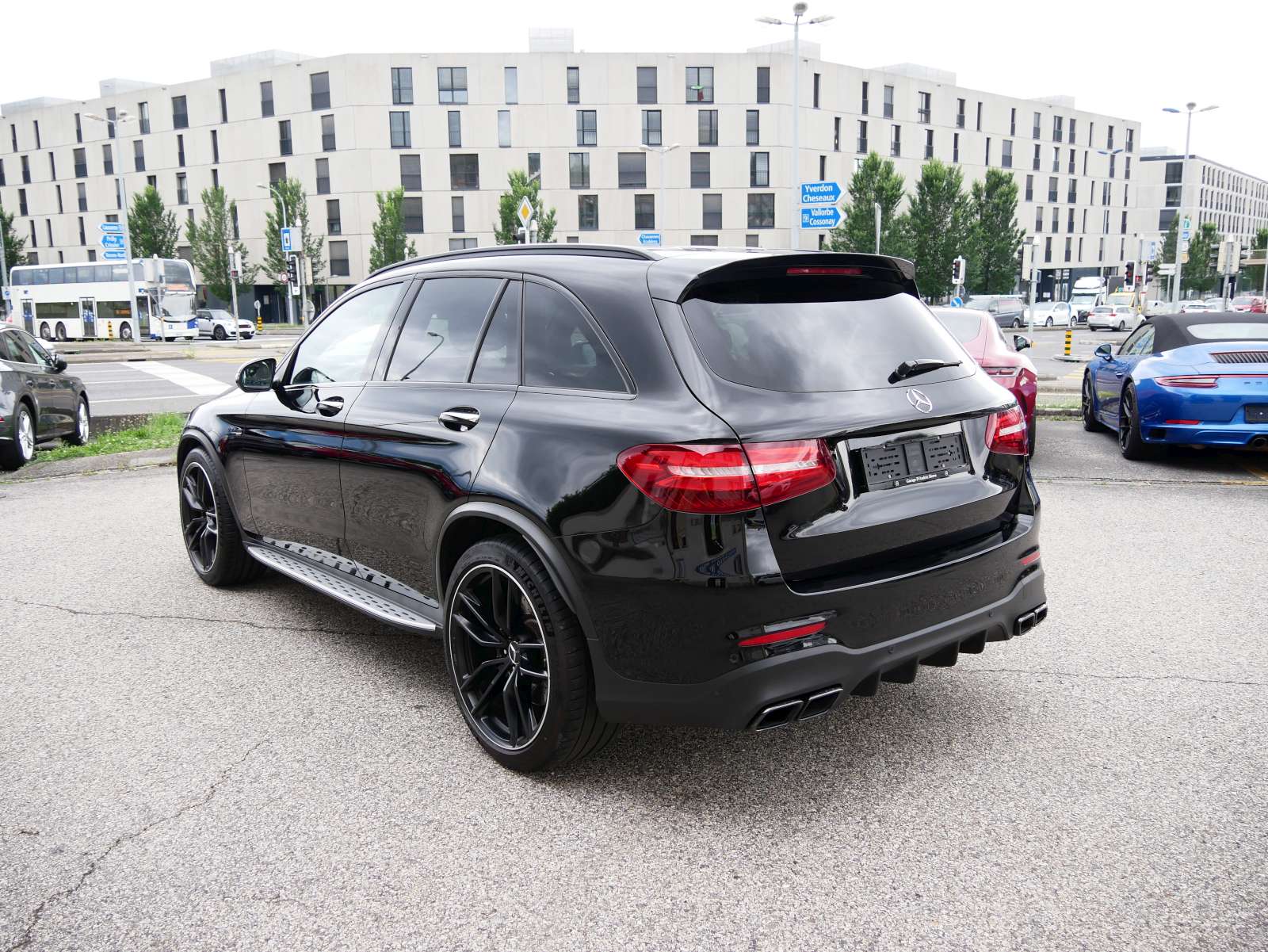 MERCEDES-BENZ GLC 63 AMG 4Matic+ 9G-Tronic-image-2