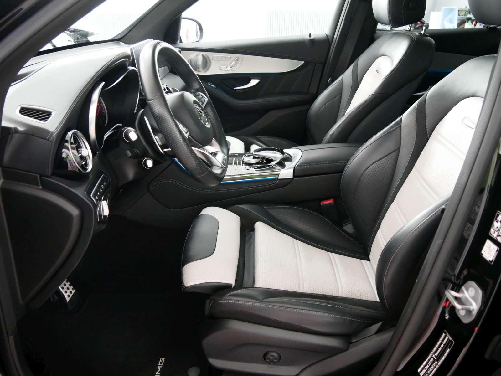 MERCEDES-BENZ GLC 63 AMG 4Matic+ 9G-Tronic-image-7
