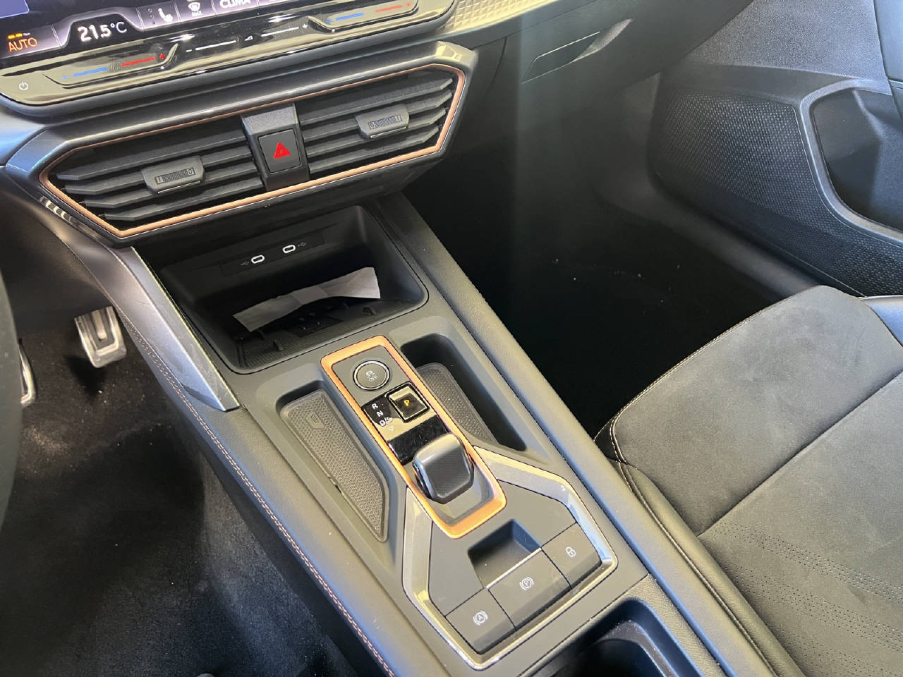 CUPRA Leon ST 2.0 TSI VZ 333PS 4x4 4Drive DSG *inkl. AHK*-image-16