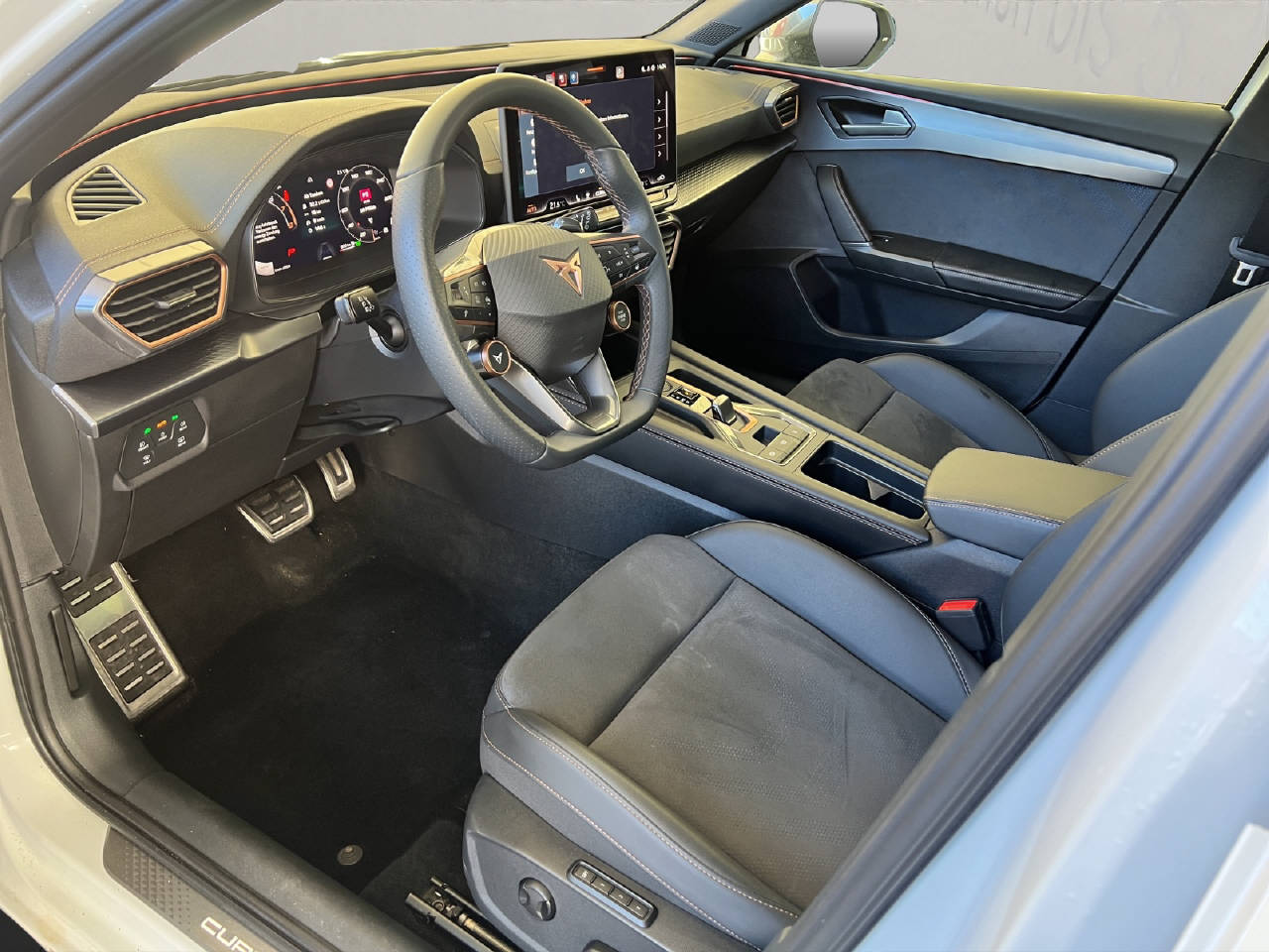 CUPRA Leon ST 2.0 TSI VZ 333PS 4x4 4Drive DSG *inkl. AHK*-image-10