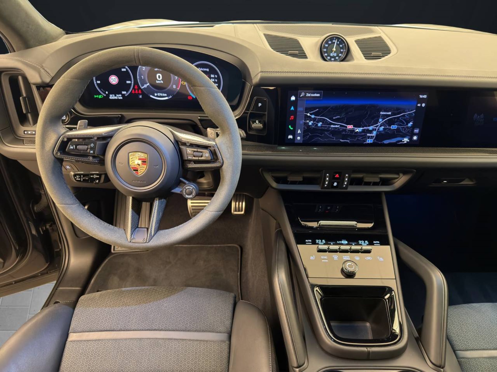 PORSCHE Cayenne GTS-image-13