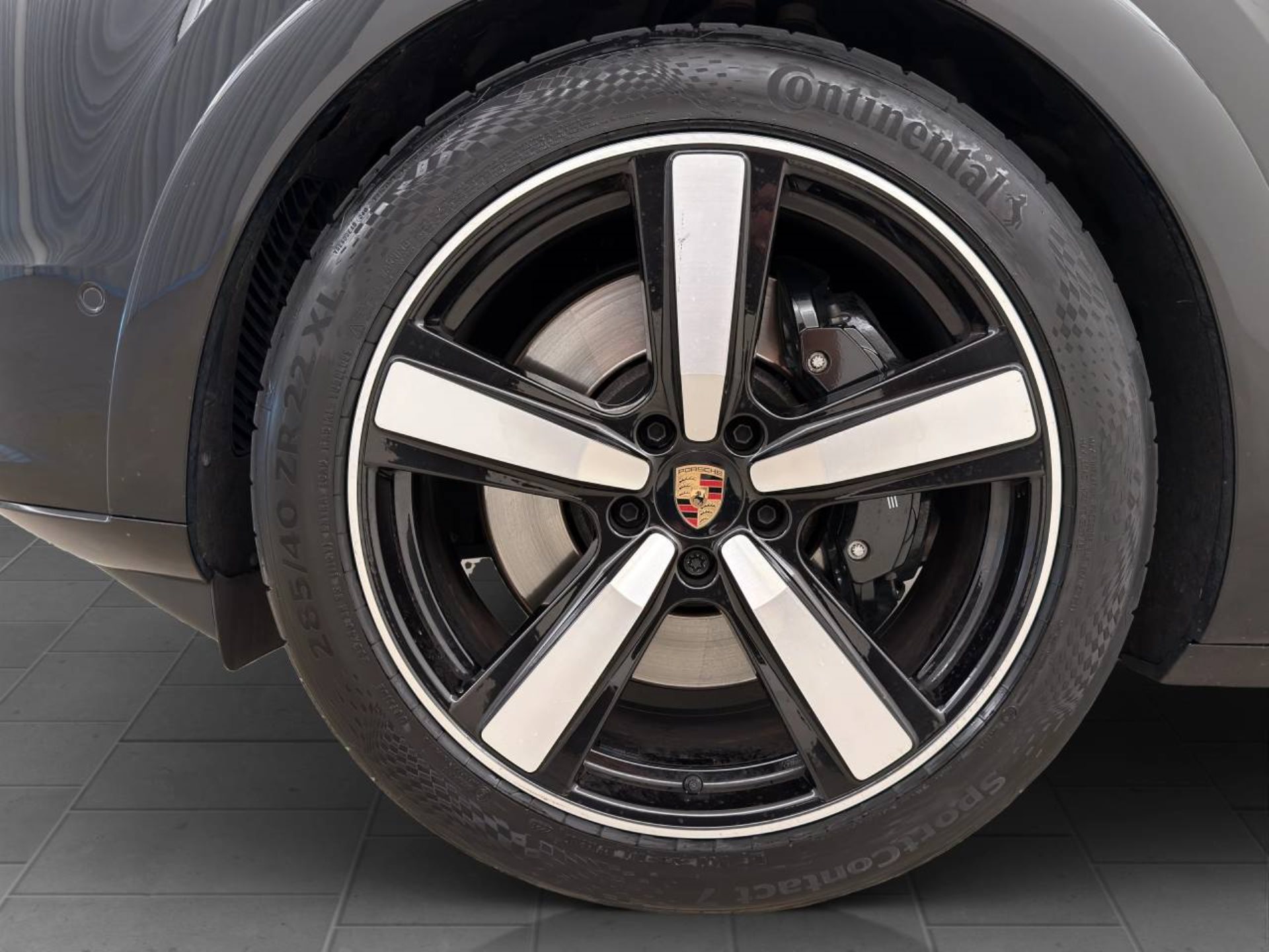 PORSCHE Cayenne GTS-image-9