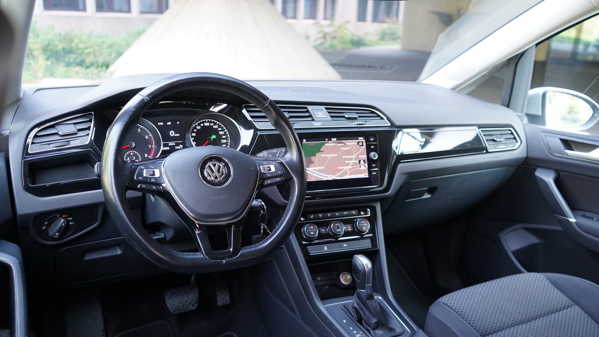 VW Touran 1.4 TSI BlueMotion Technology Trendline DSG-image-11