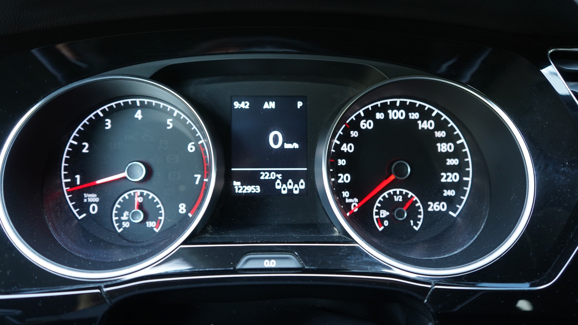VW Touran 1.4 TSI BlueMotion Technology Trendline DSG-image-8