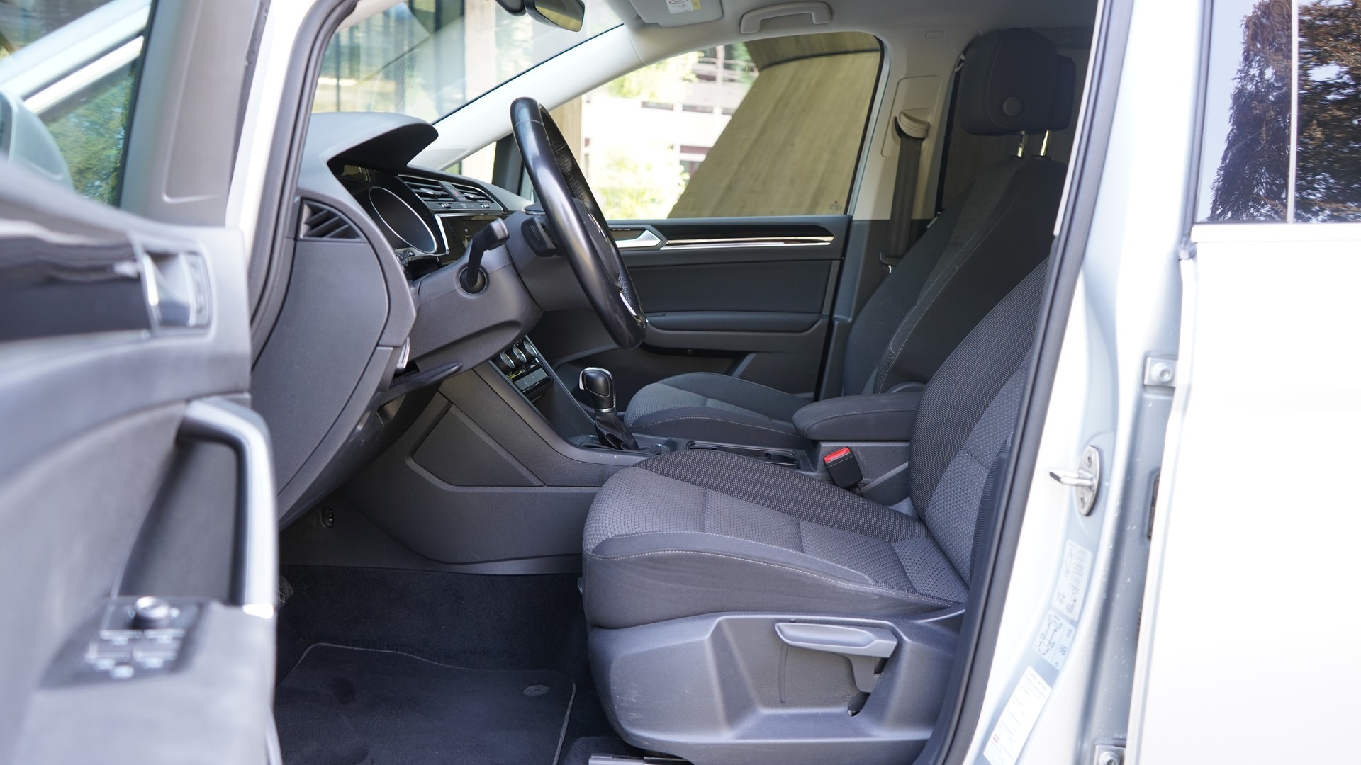 VW Touran 1.4 TSI BlueMotion Technology Trendline DSG-image-6