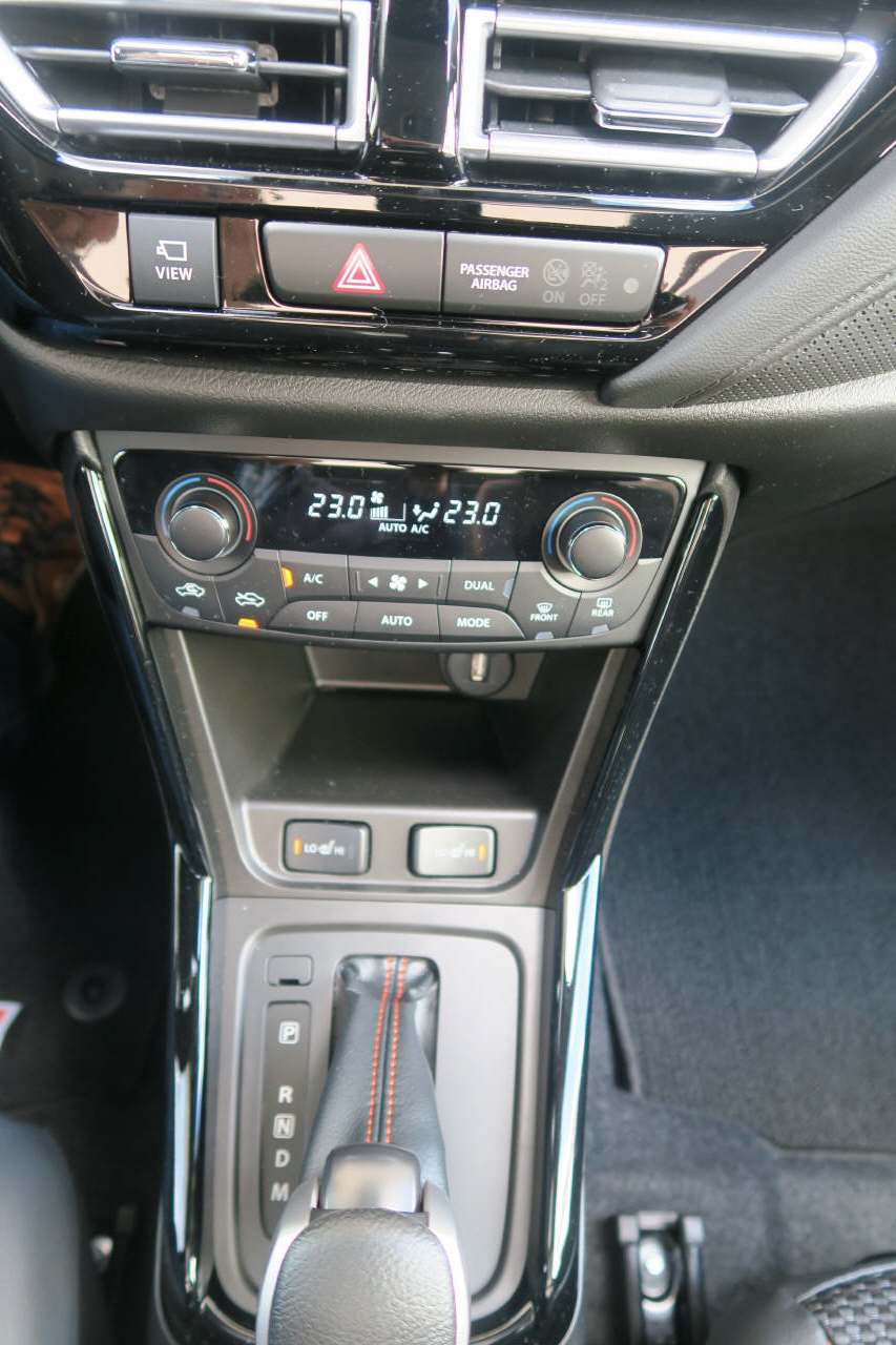 SUZUKI S-Cross 1.4 T Black Edition Top Hybrid 4x4-image-12