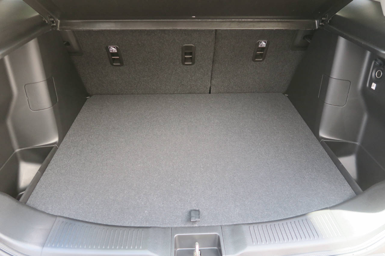SUZUKI S-Cross 1.4 T Black Edition Top Hybrid 4x4-image-15