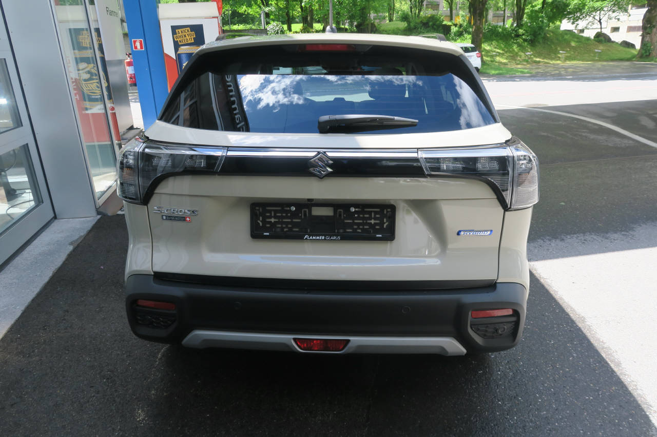 SUZUKI S-Cross 1.4 T Black Edition Top Hybrid 4x4-image-3