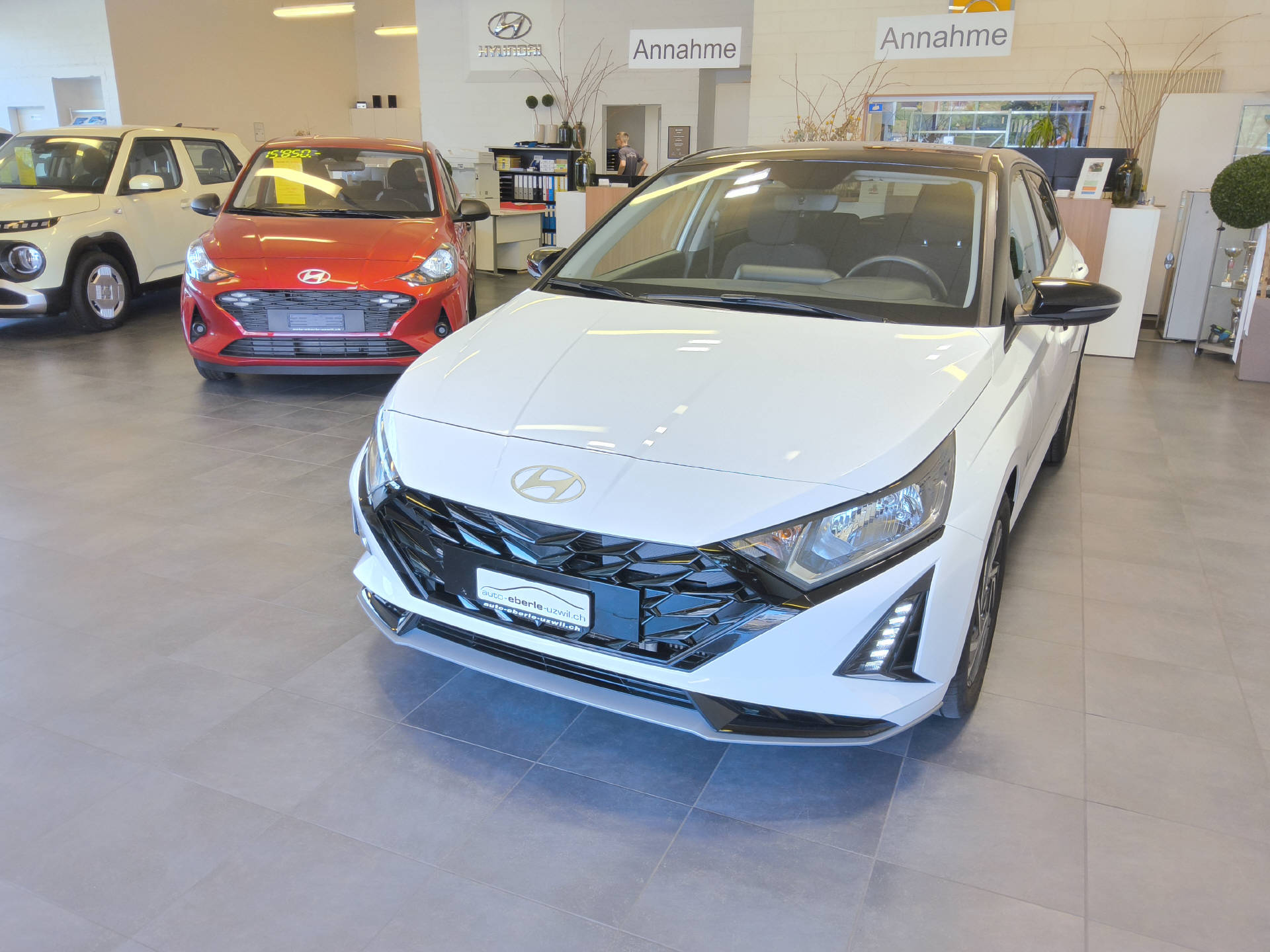 HYUNDAI i20 1.0 T-GDi Amplia-image-2