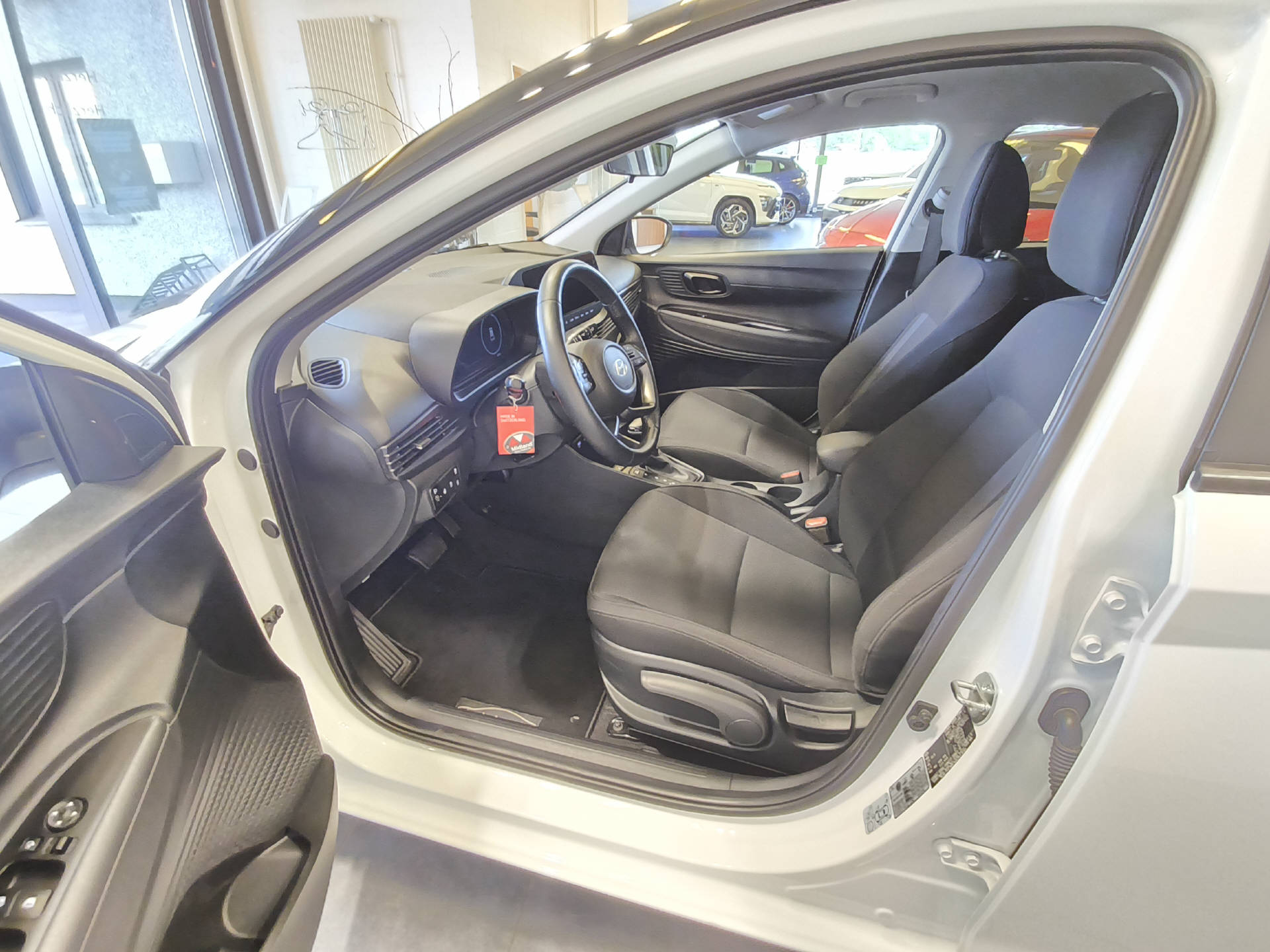 HYUNDAI i20 1.0 T-GDi Amplia-image-15