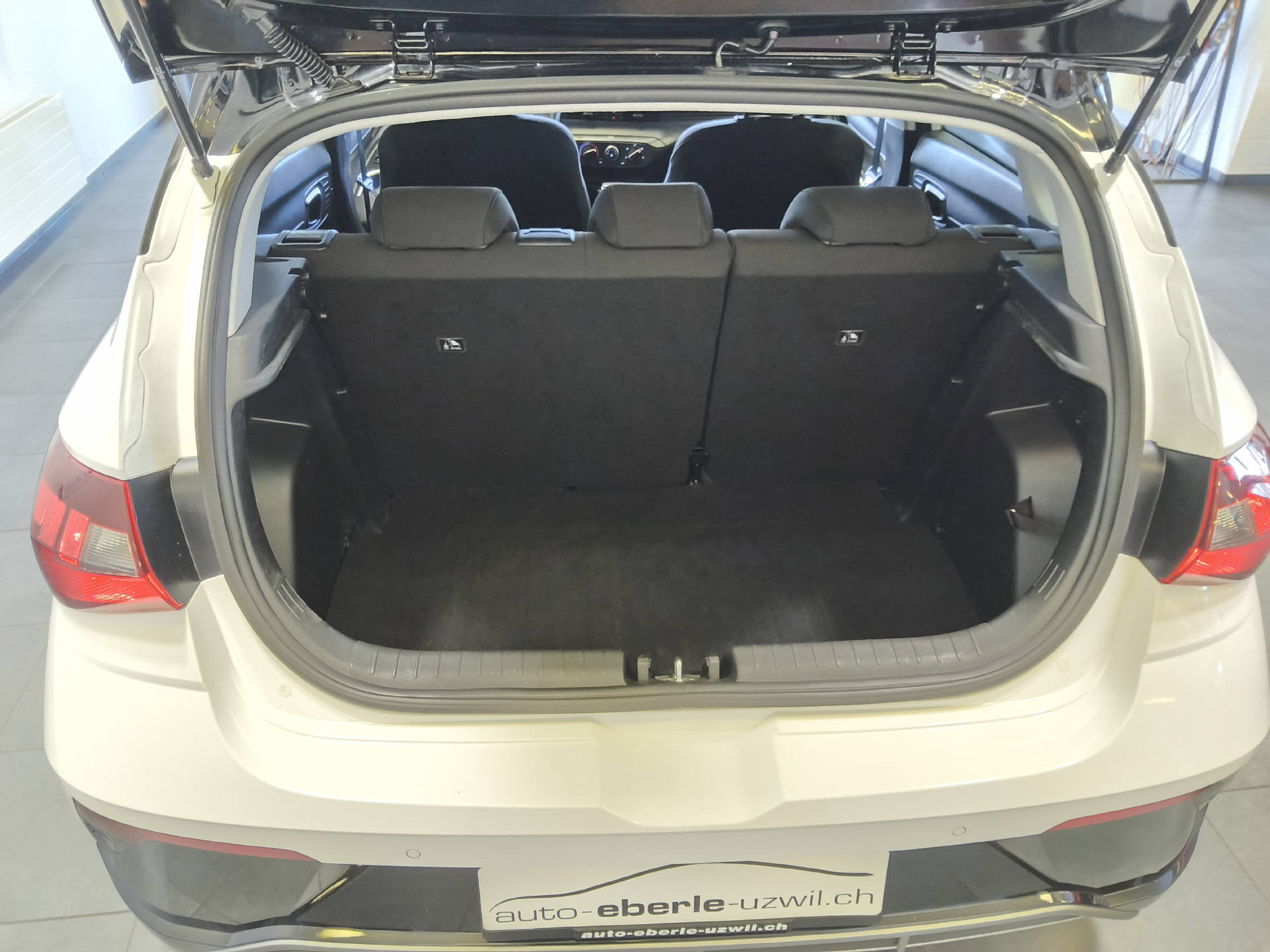 HYUNDAI i20 1.0 T-GDi Amplia-image-11