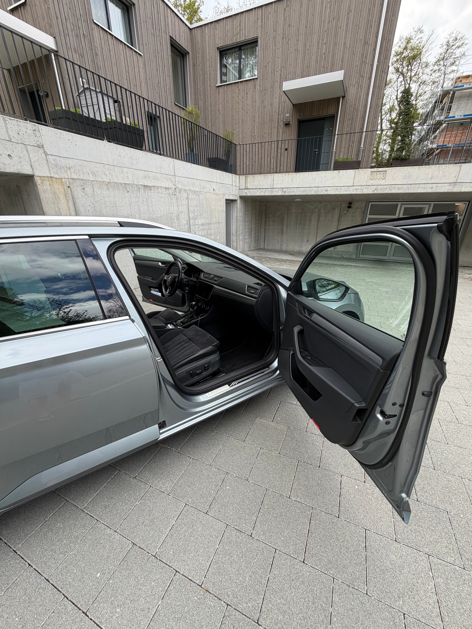 SKODA 2.0 TDI 190 SportLine+ 4x4 DSG-image-4