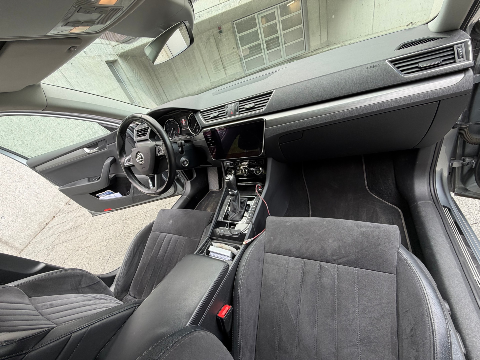 SKODA 2.0 TDI 190 SportLine+ 4x4 DSG-image-3