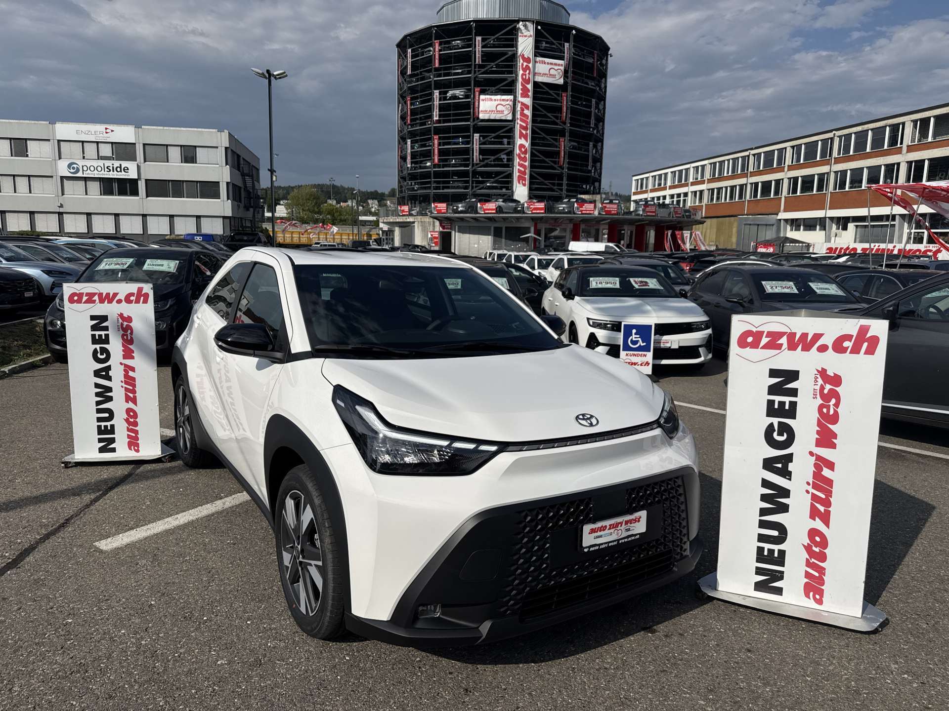 TOYOTA Aygo X 1.5 Comfort NEUES MODELL e-CVT Automat-image-0