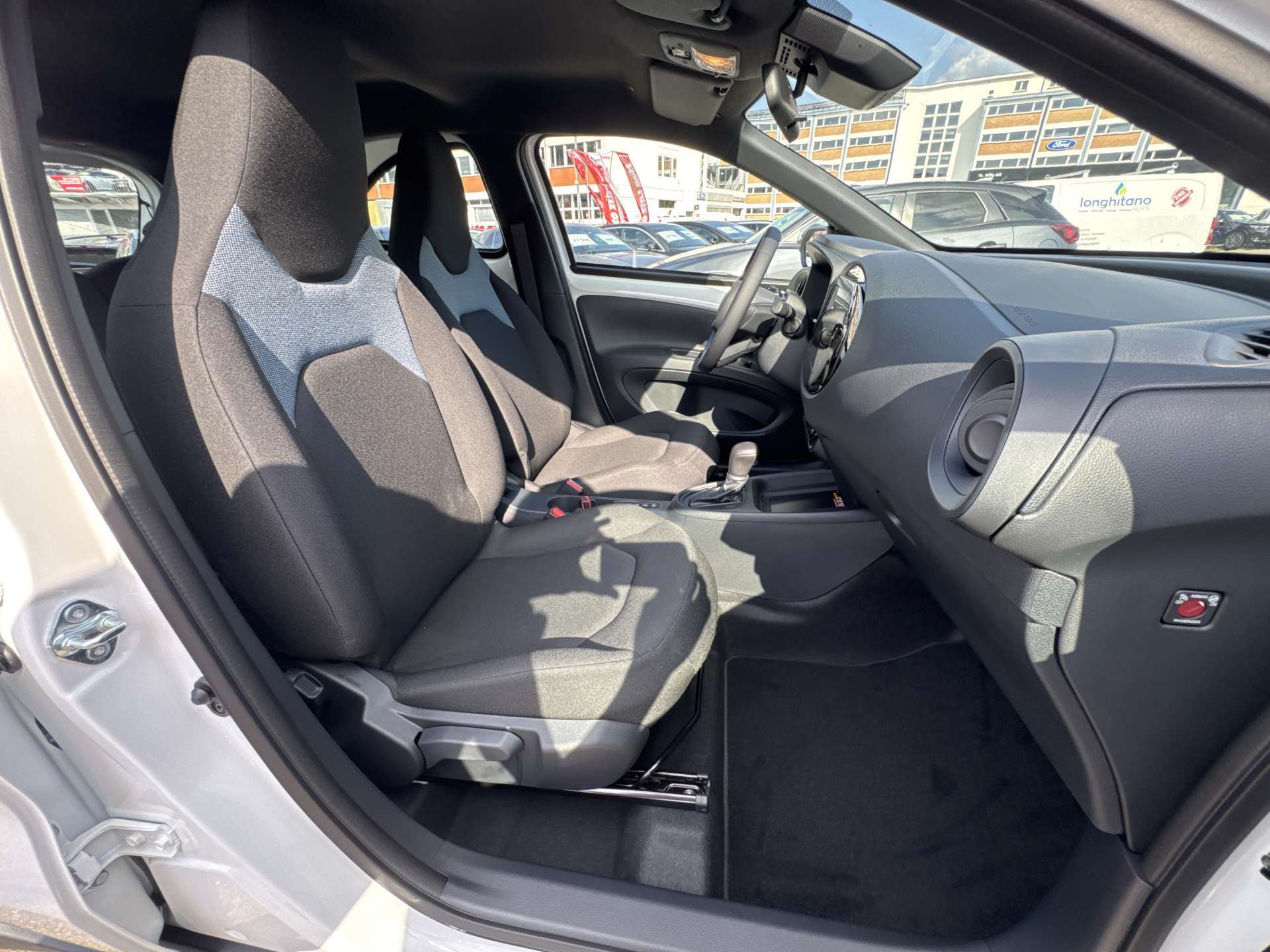 TOYOTA Aygo X 1.5 Comfort NEUES MODELL e-CVT Automat-image-12