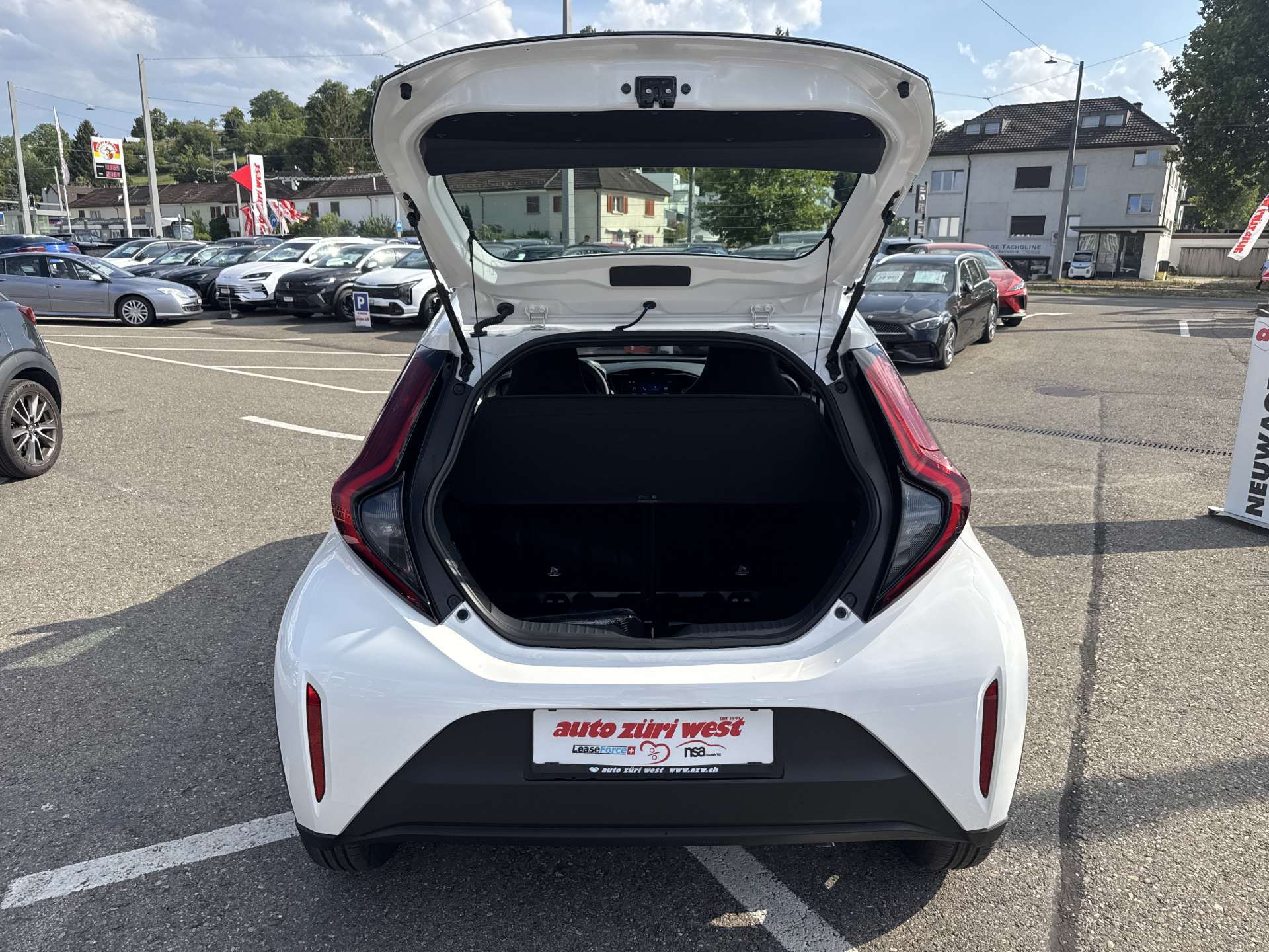 TOYOTA Aygo X 1.5 Comfort NEUES MODELL e-CVT Automat-image-7