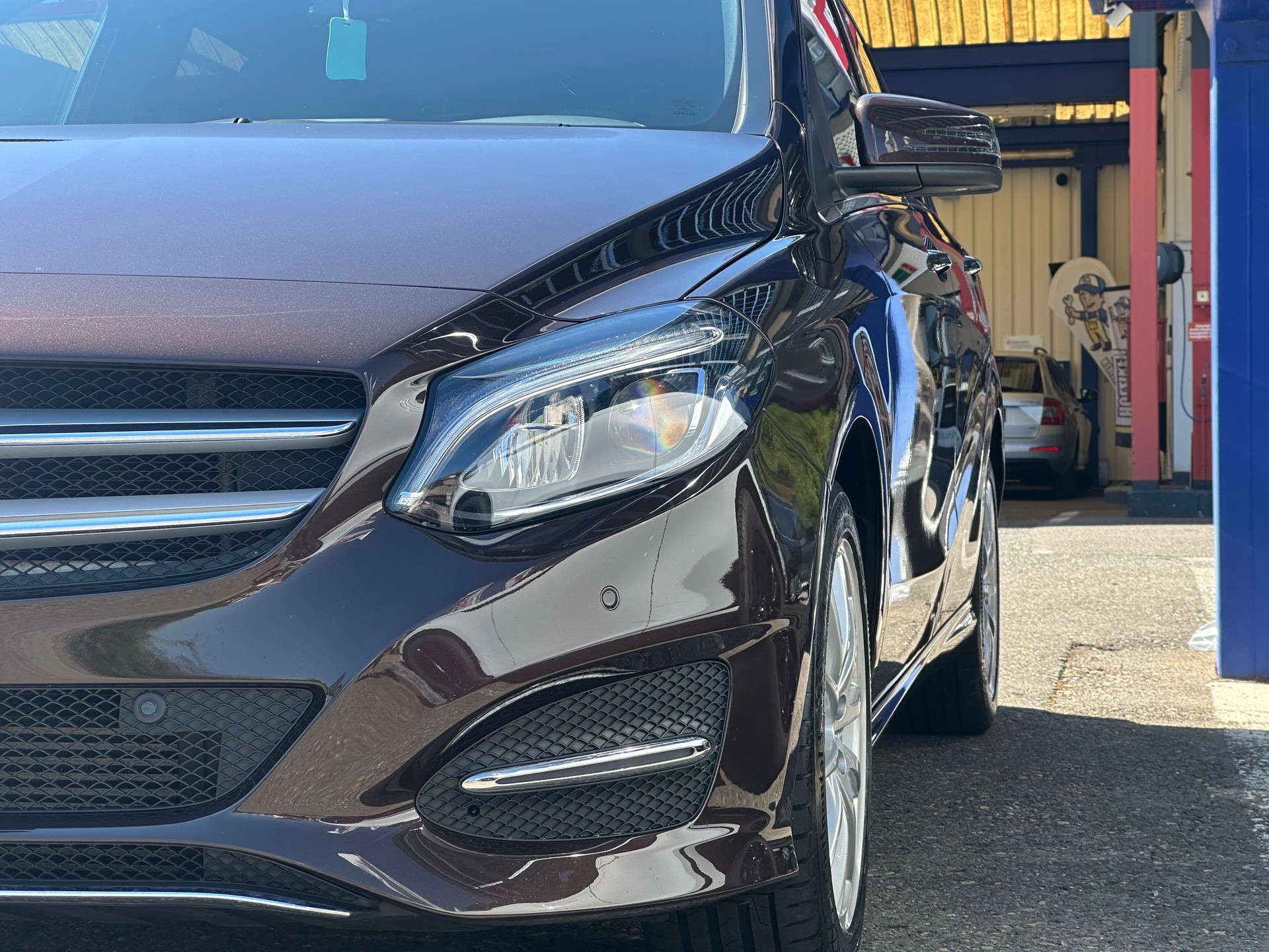 MERCEDES-BENZ B 250 AMG-Line 4Matic 7G-DCT-image-2