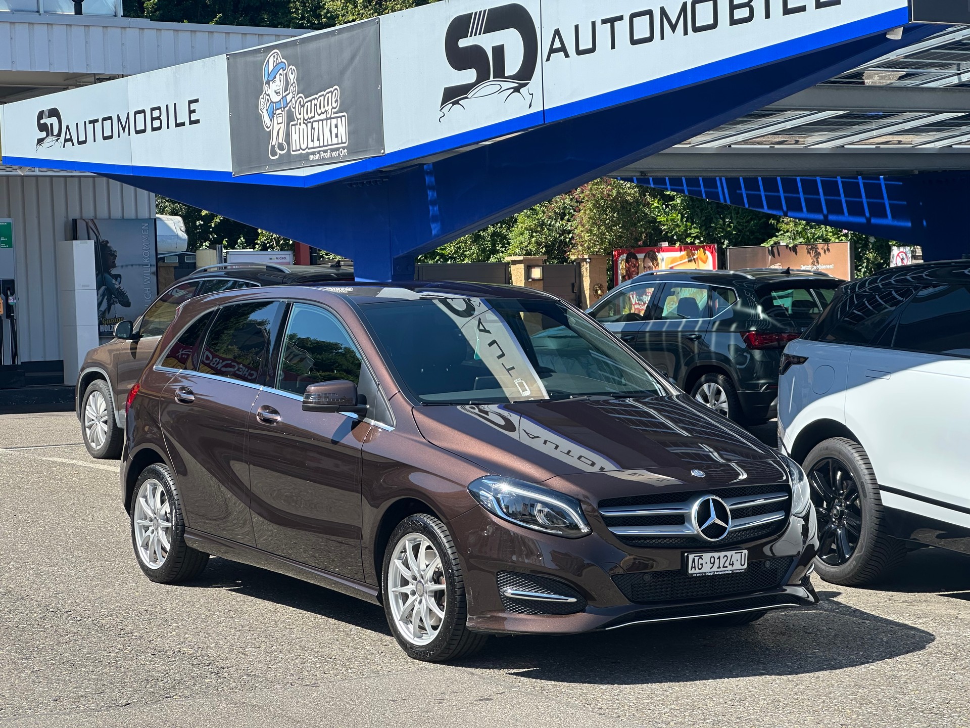 MERCEDES-BENZ B 250 AMG-Line 4Matic 7G-DCT-image-0