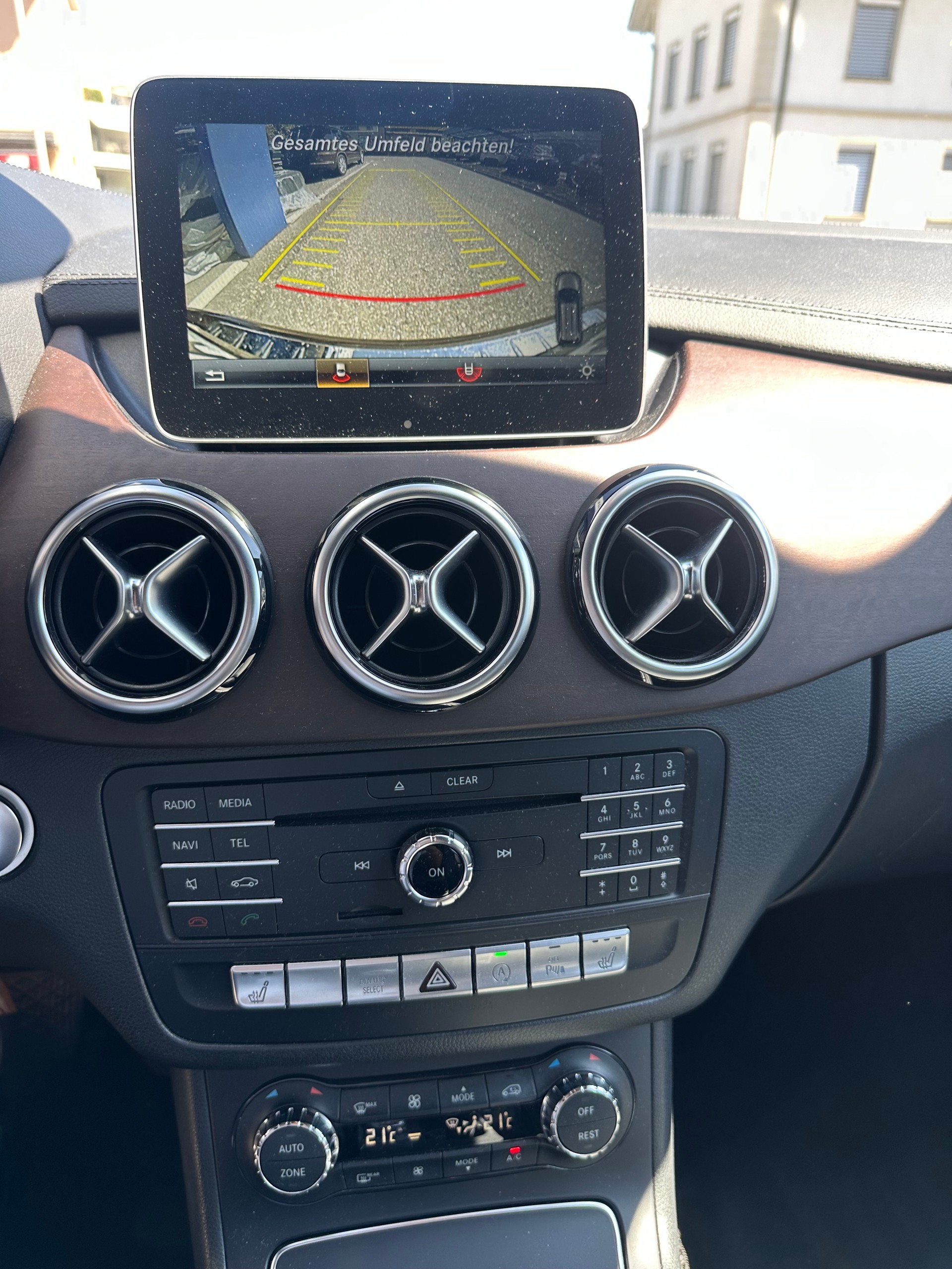 MERCEDES-BENZ B 250 AMG-Line 4Matic 7G-DCT-image-9