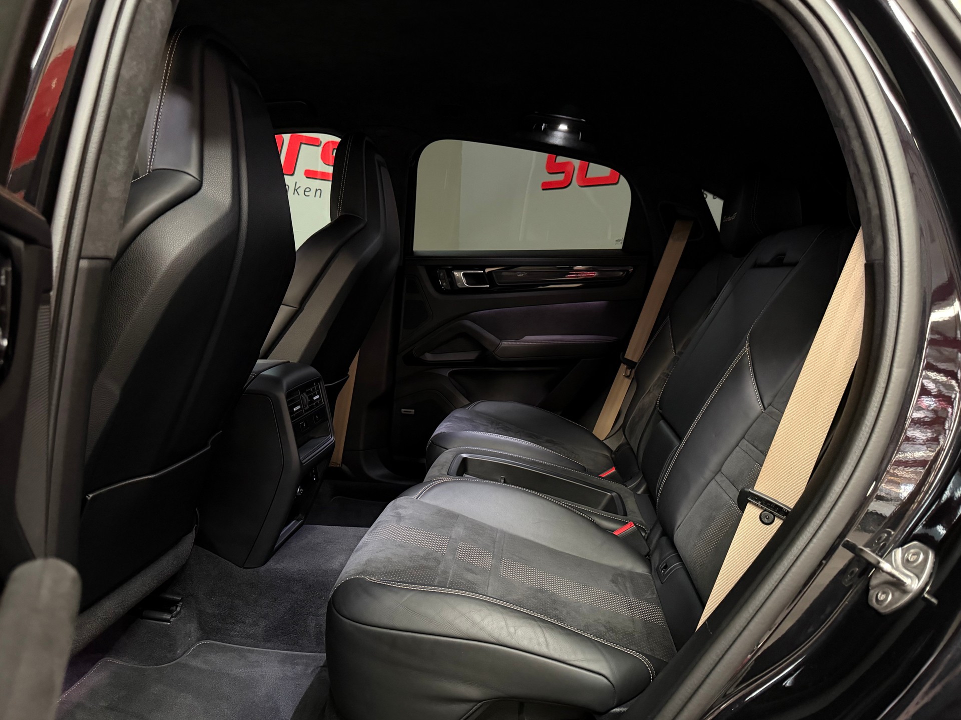 PORSCHE Cayenne Turbo GT incl. Approved-image-16