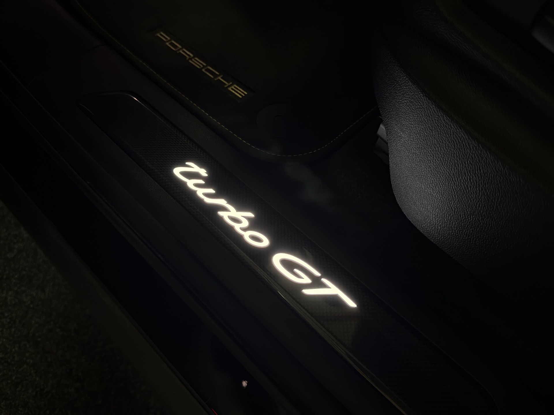 PORSCHE Cayenne Turbo GT incl. Approved-image-21