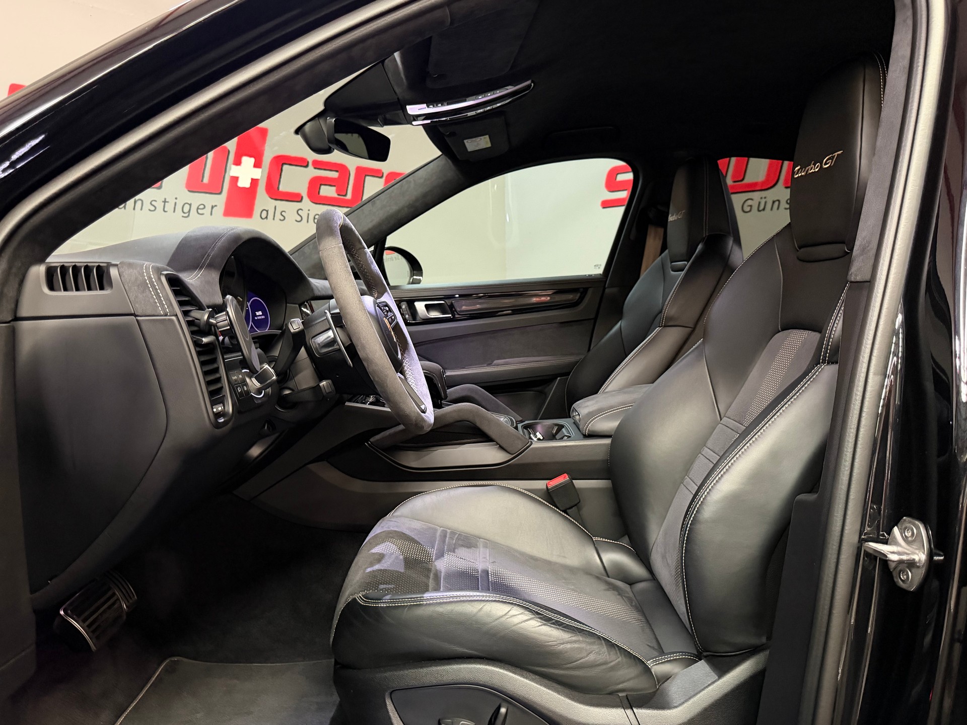 PORSCHE Cayenne Turbo GT incl. Approved-image-15