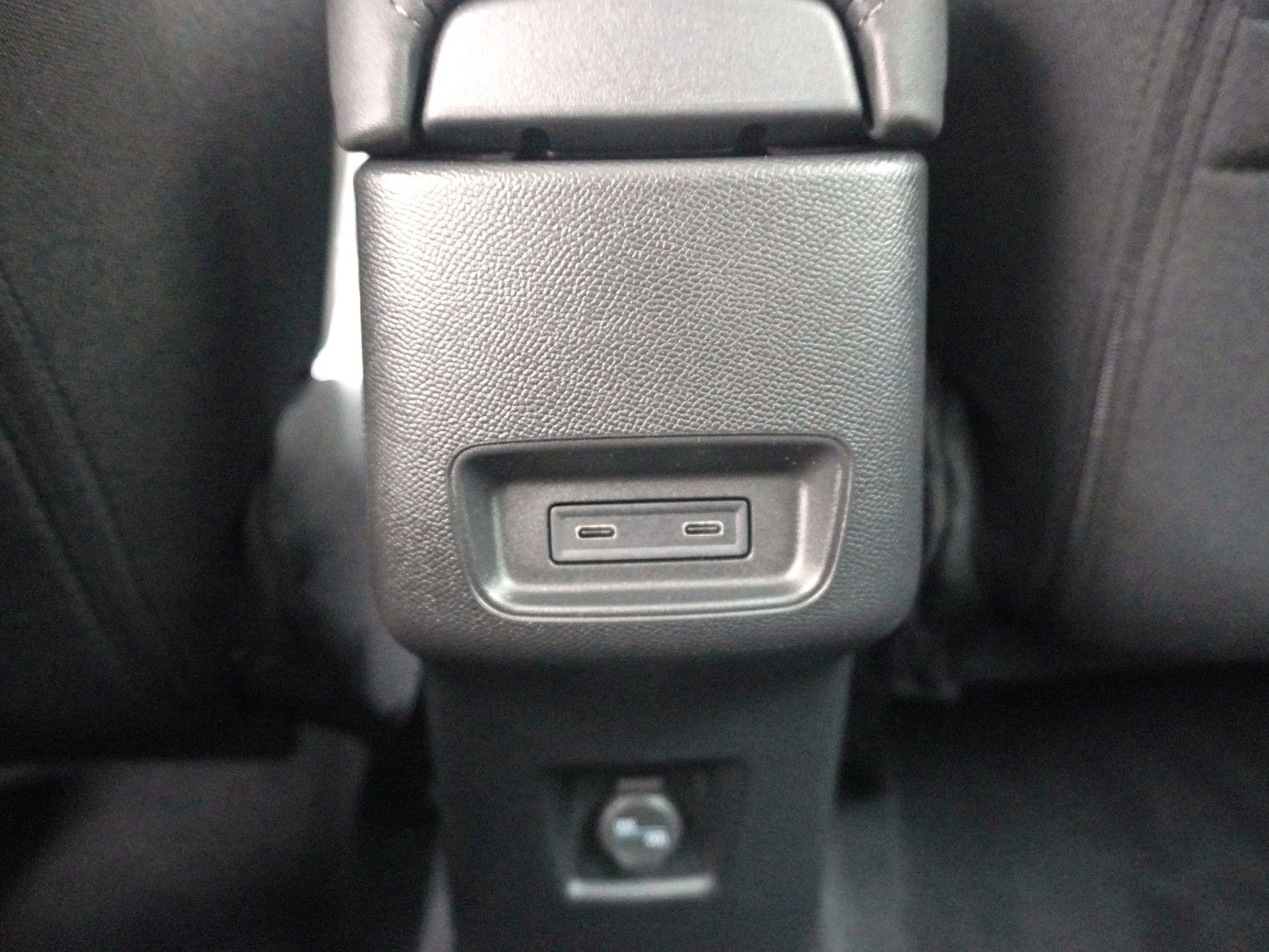 CITROEN C3 1.2 Hybrid Max-image-16