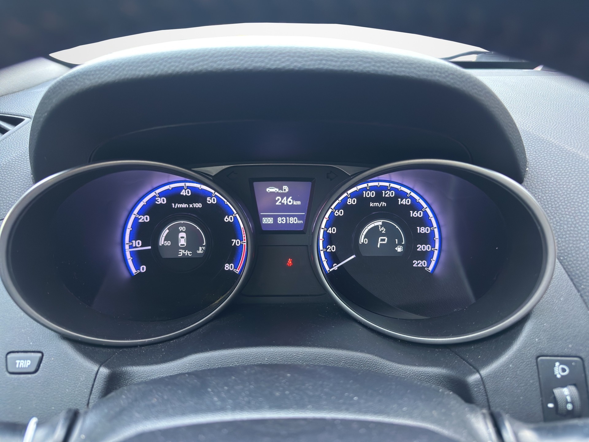 HYUNDAI iX 35 2.0 Premium 4WD Automatic-image-10