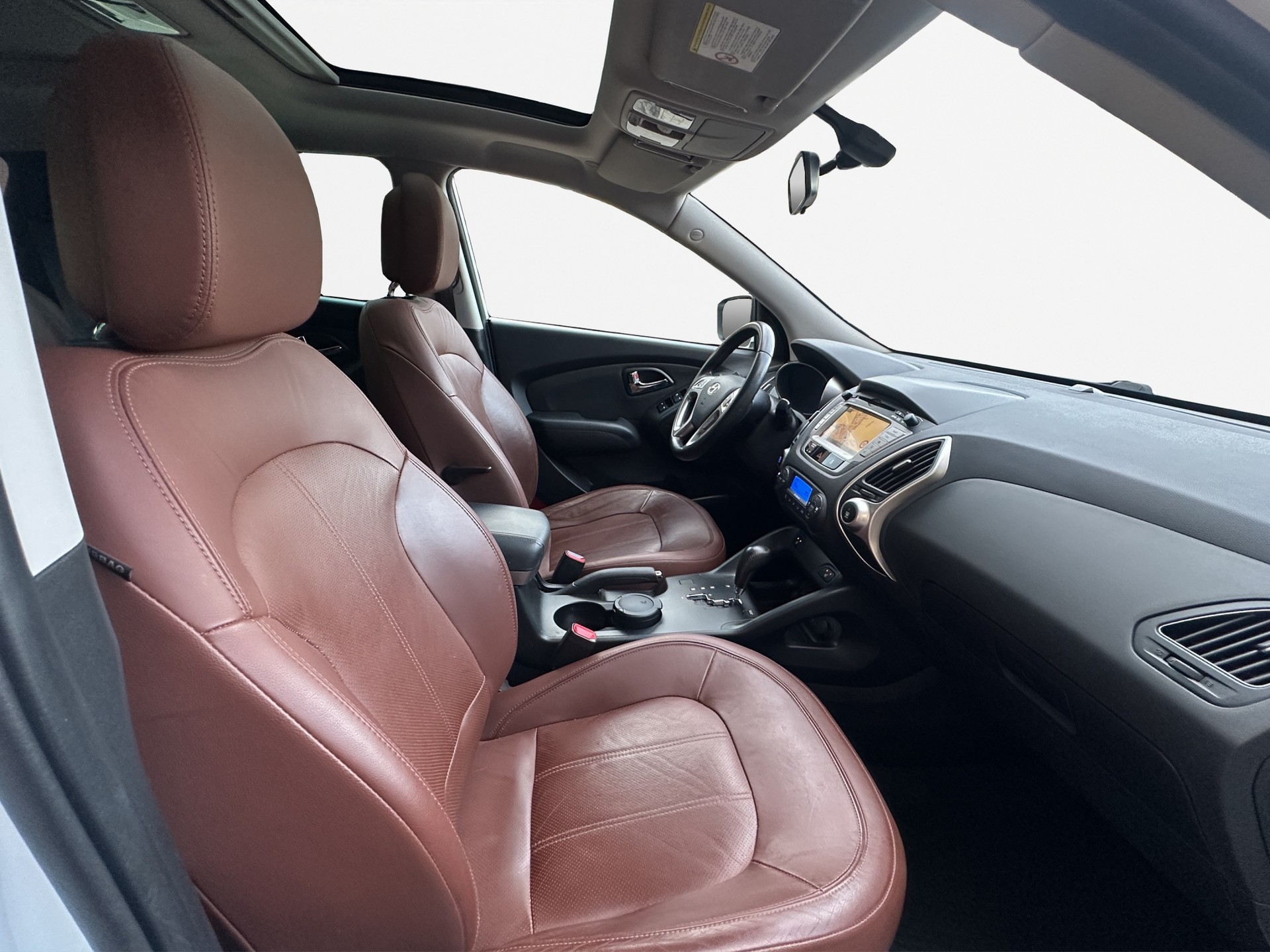 HYUNDAI iX 35 2.0 Premium 4WD Automatic-image-15