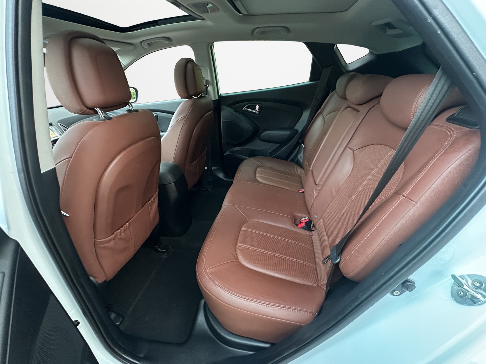 HYUNDAI iX 35 2.0 Premium 4WD Automatic-image-19