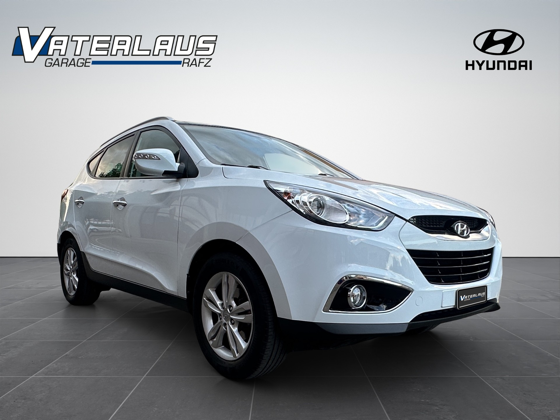 HYUNDAI iX 35 2.0 Premium 4WD Automatic-image-7