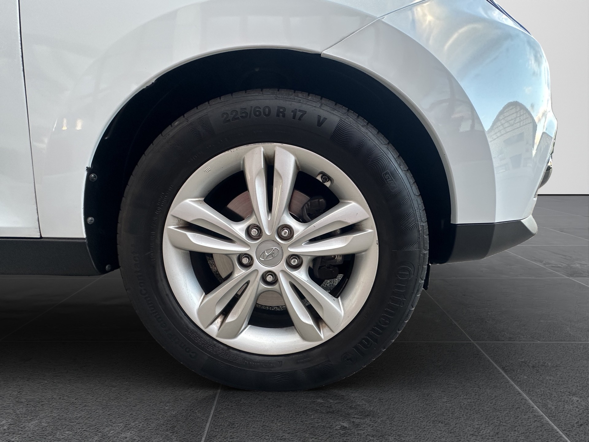 HYUNDAI iX 35 2.0 Premium 4WD Automatic-image-20