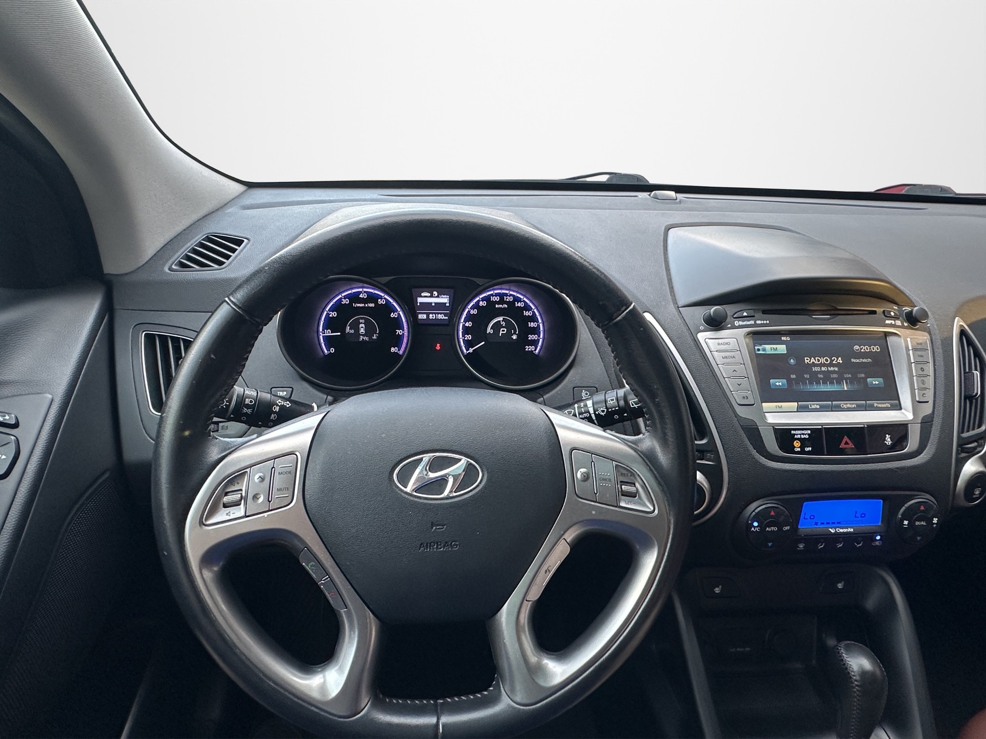 HYUNDAI iX 35 2.0 Premium 4WD Automatic-image-9