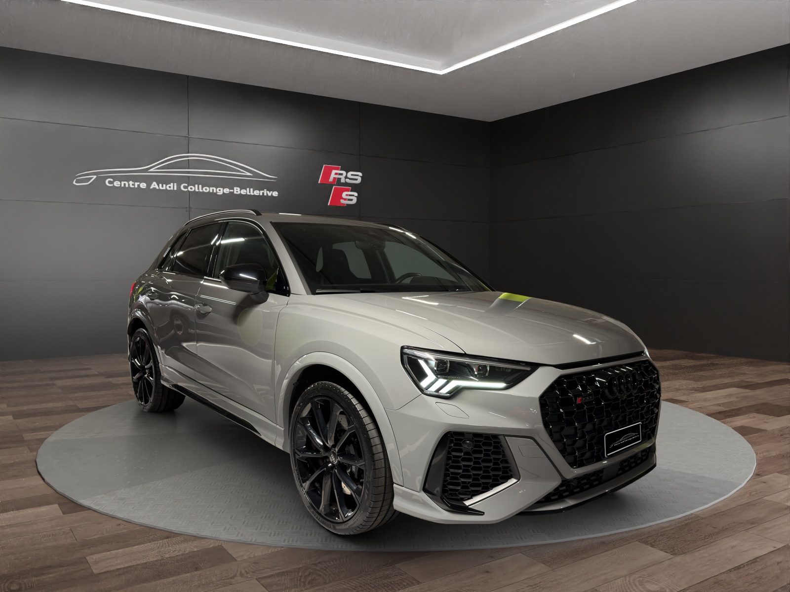 AUDI RS Q3 2.5 TFSI quattro S tronic-image-6