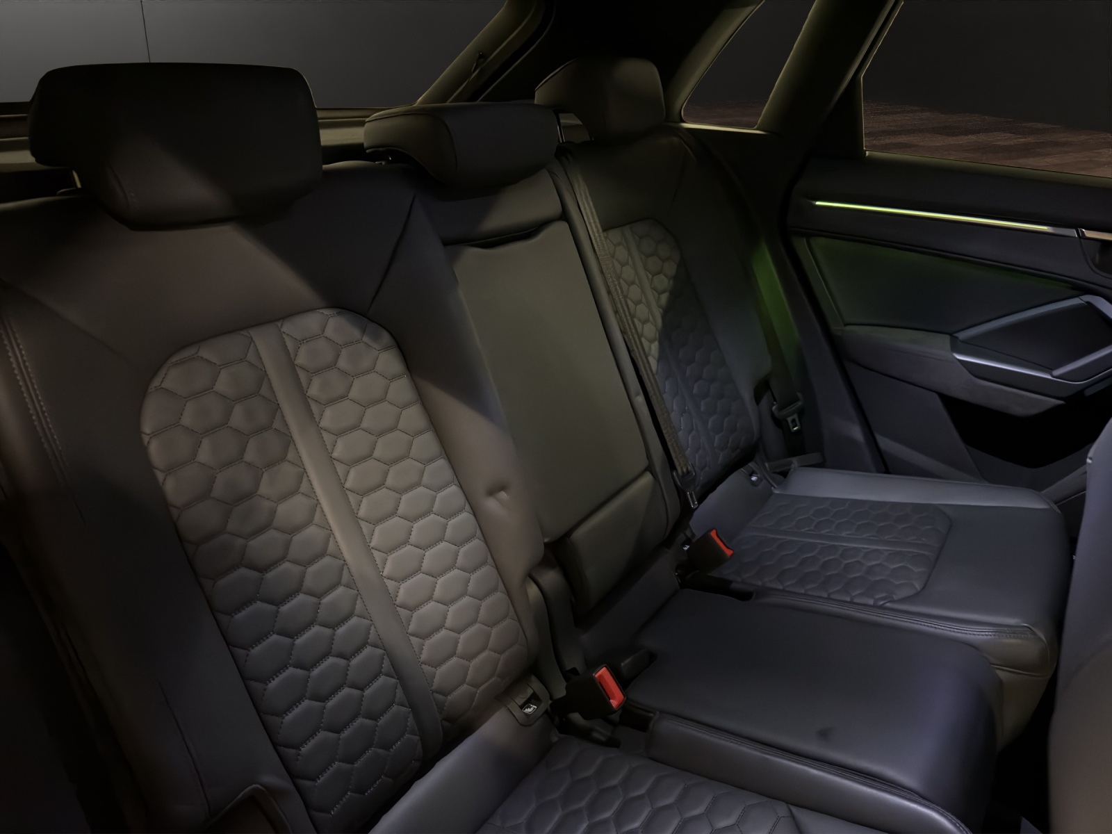 AUDI RS Q3 2.5 TFSI quattro S tronic-image-15