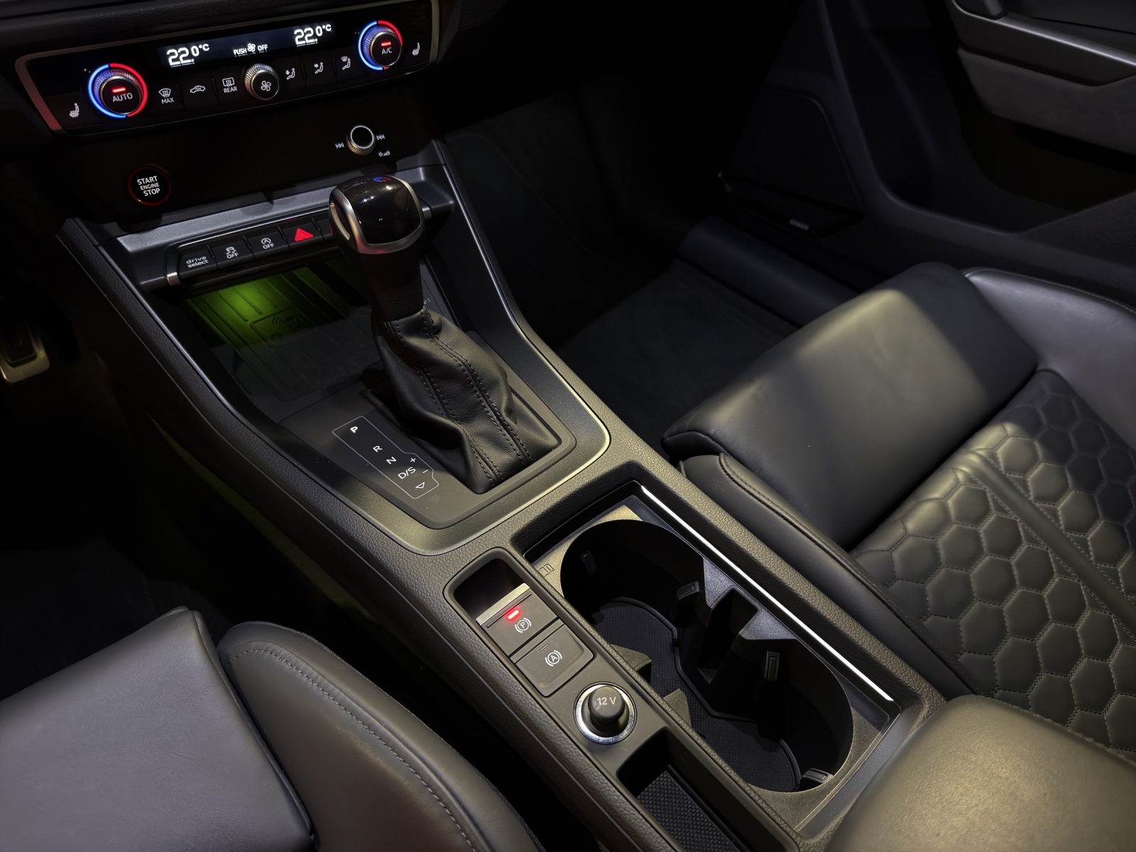 AUDI RS Q3 2.5 TFSI quattro S tronic-image-12